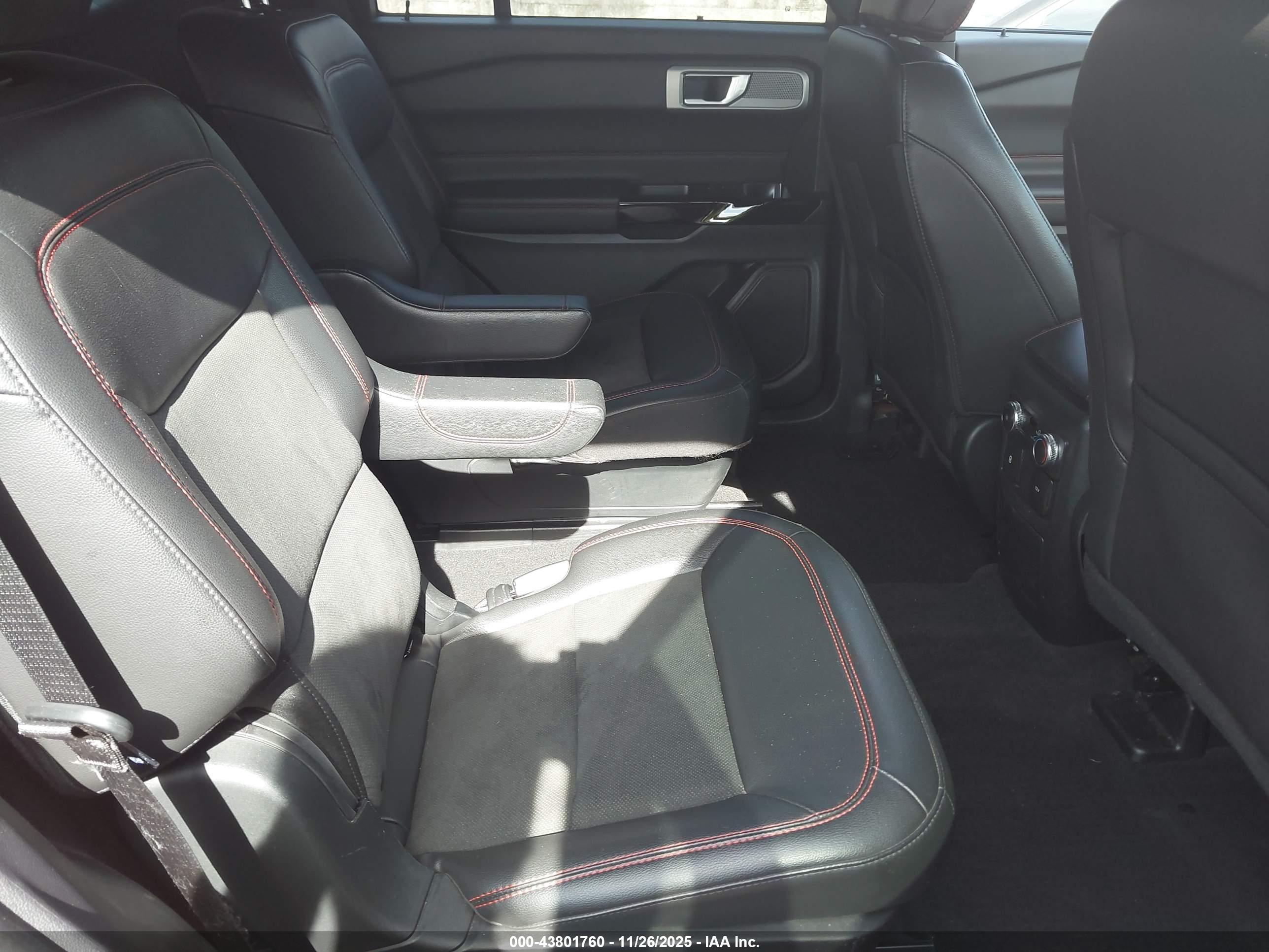 FORD EXPLORER image 8
