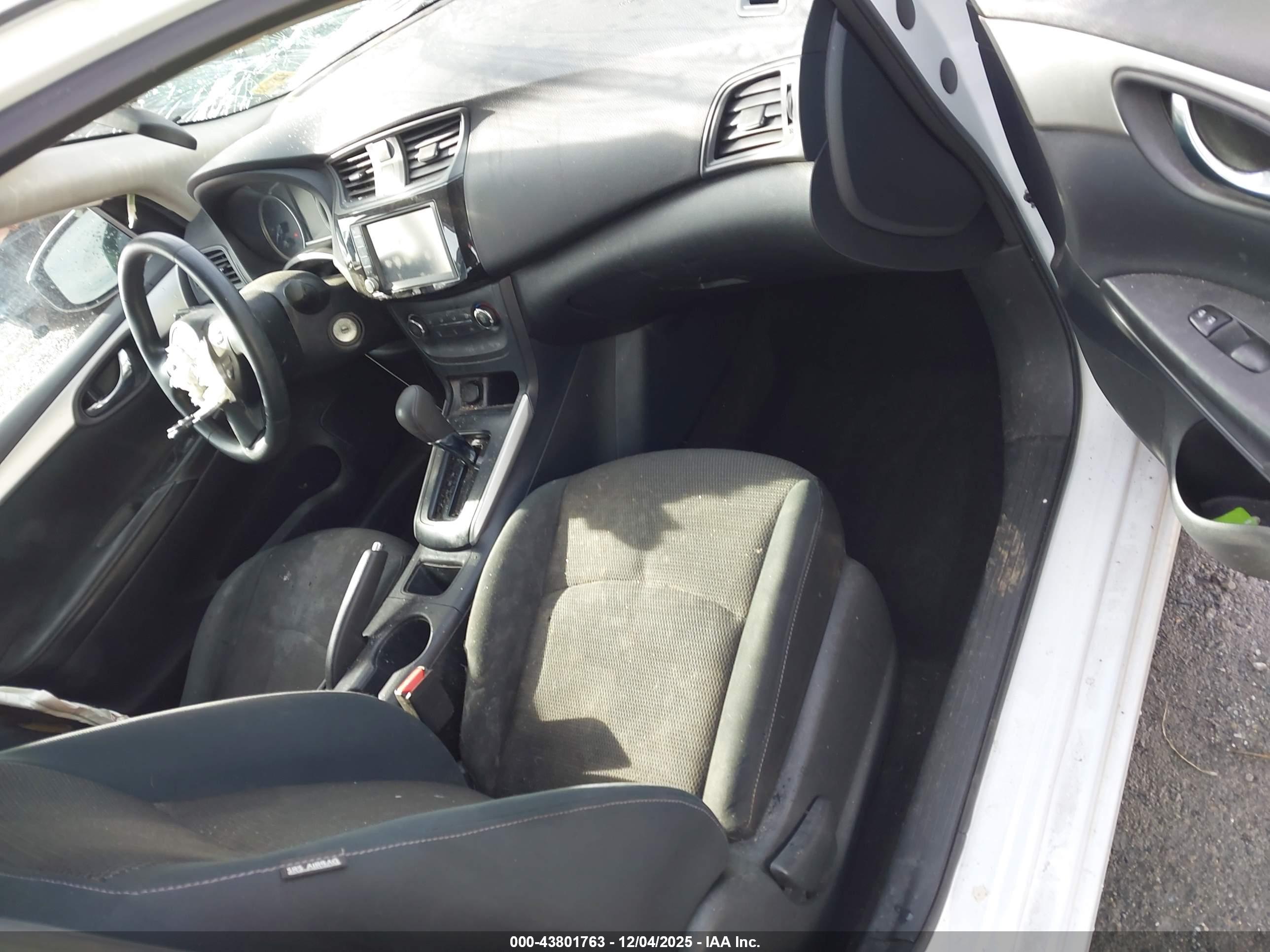 NISSAN SENTRA image 5