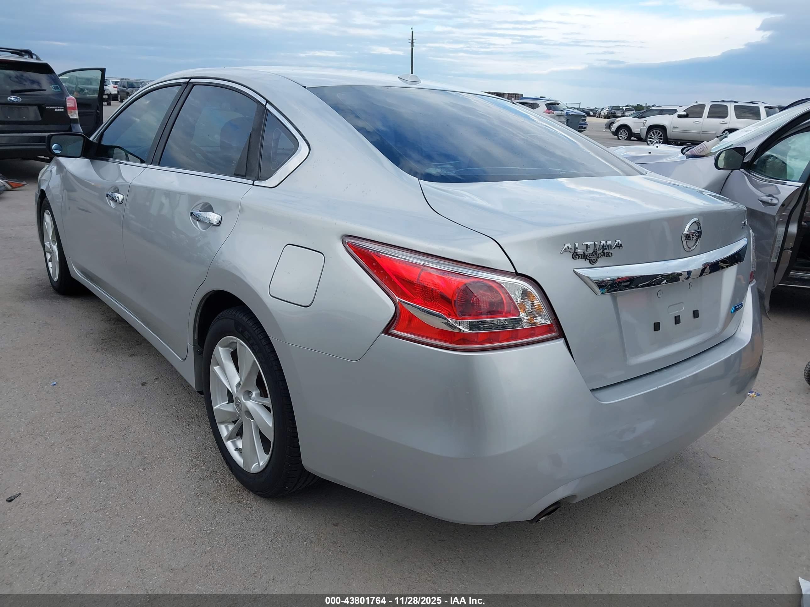 NISSAN ALTIMA image 3