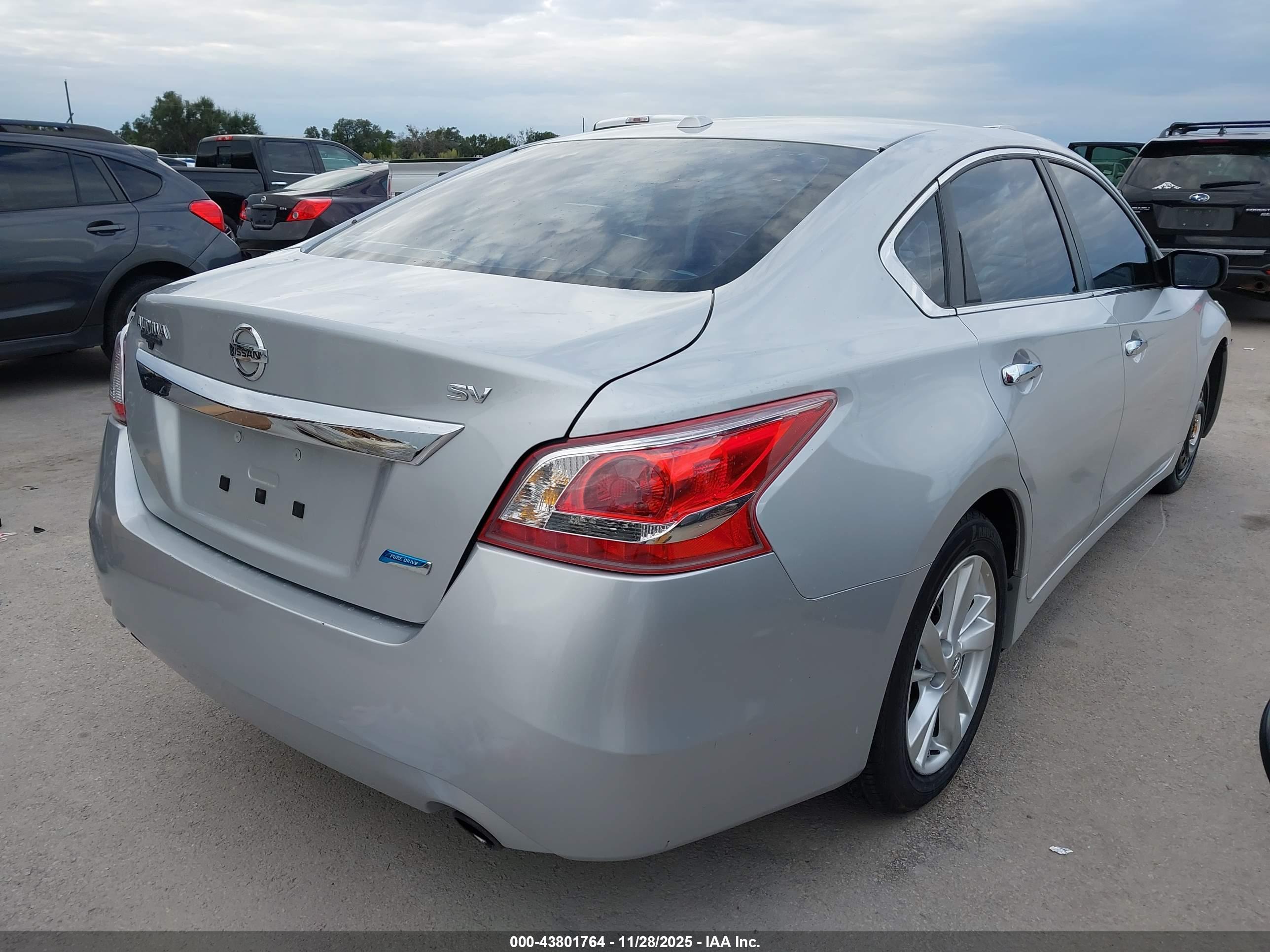 NISSAN ALTIMA image 4