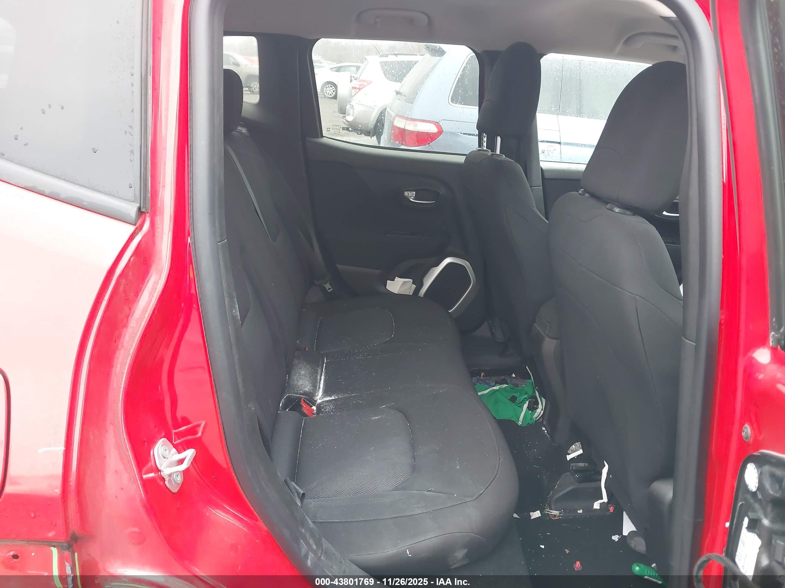 JEEP RENEGADE image 8