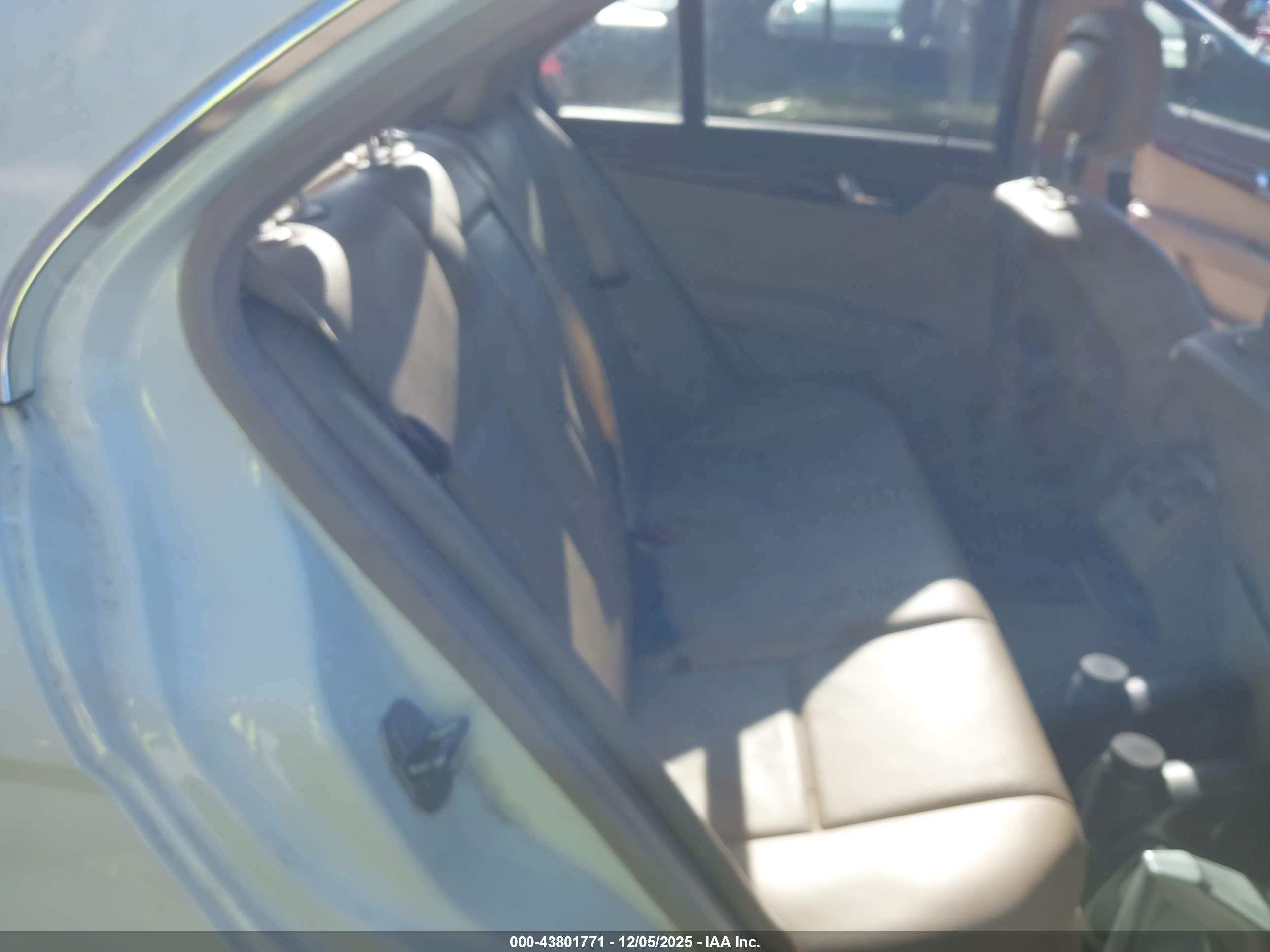 MERCEDES-BENZ C image 8