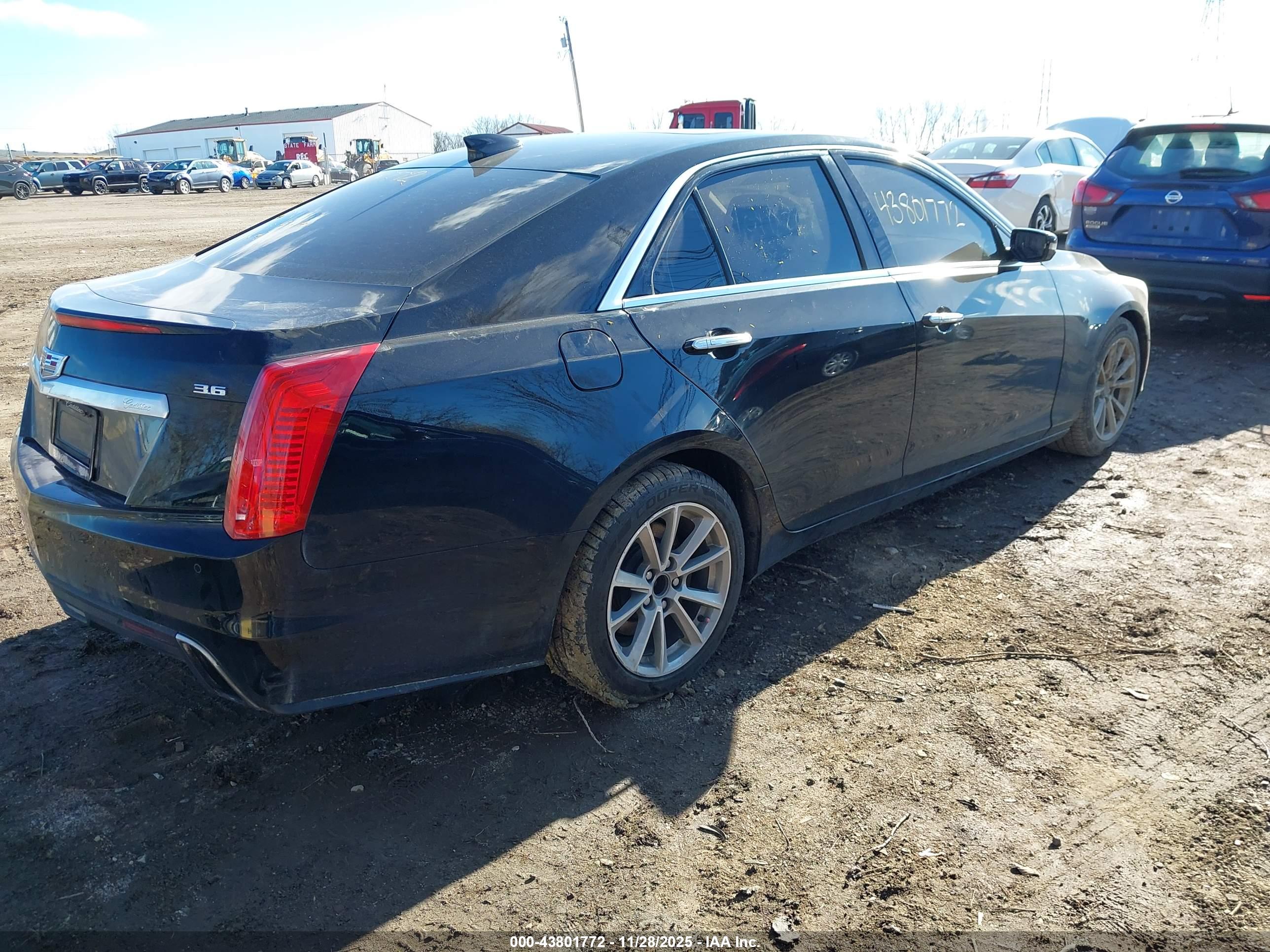 CADILLAC CTS image 4