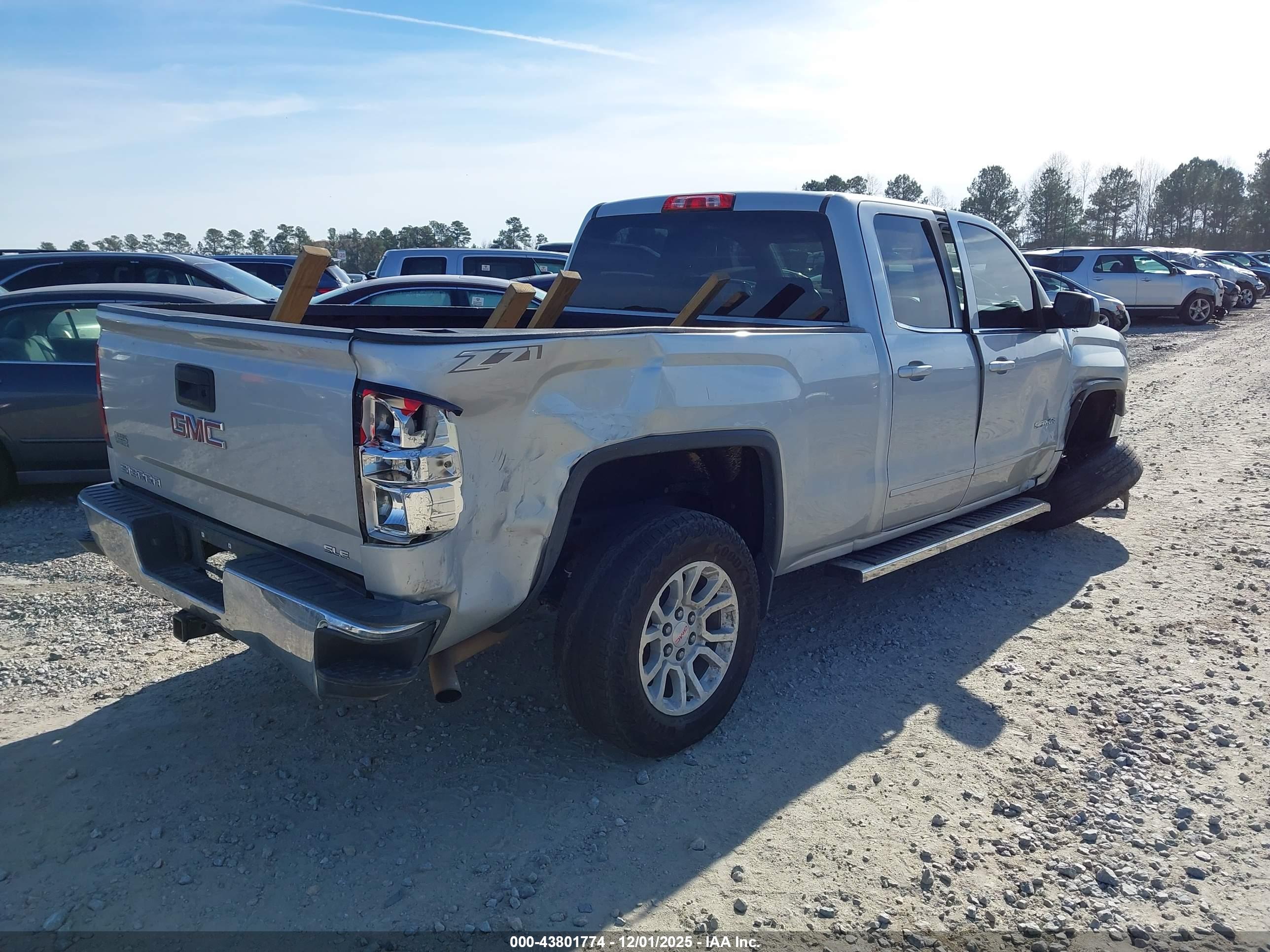 GMC SIERRA image 4