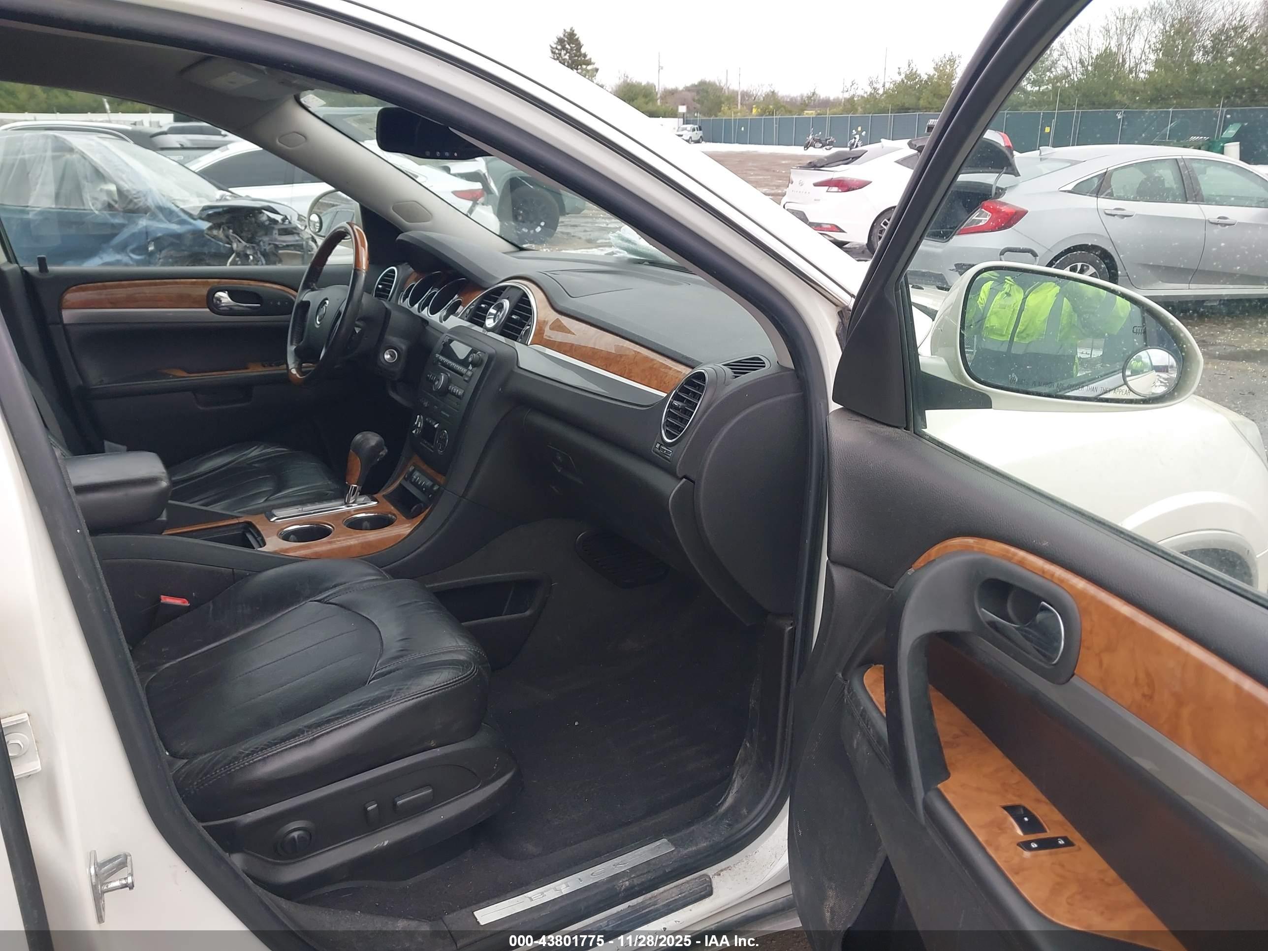 BUICK ENCLAVE image 5