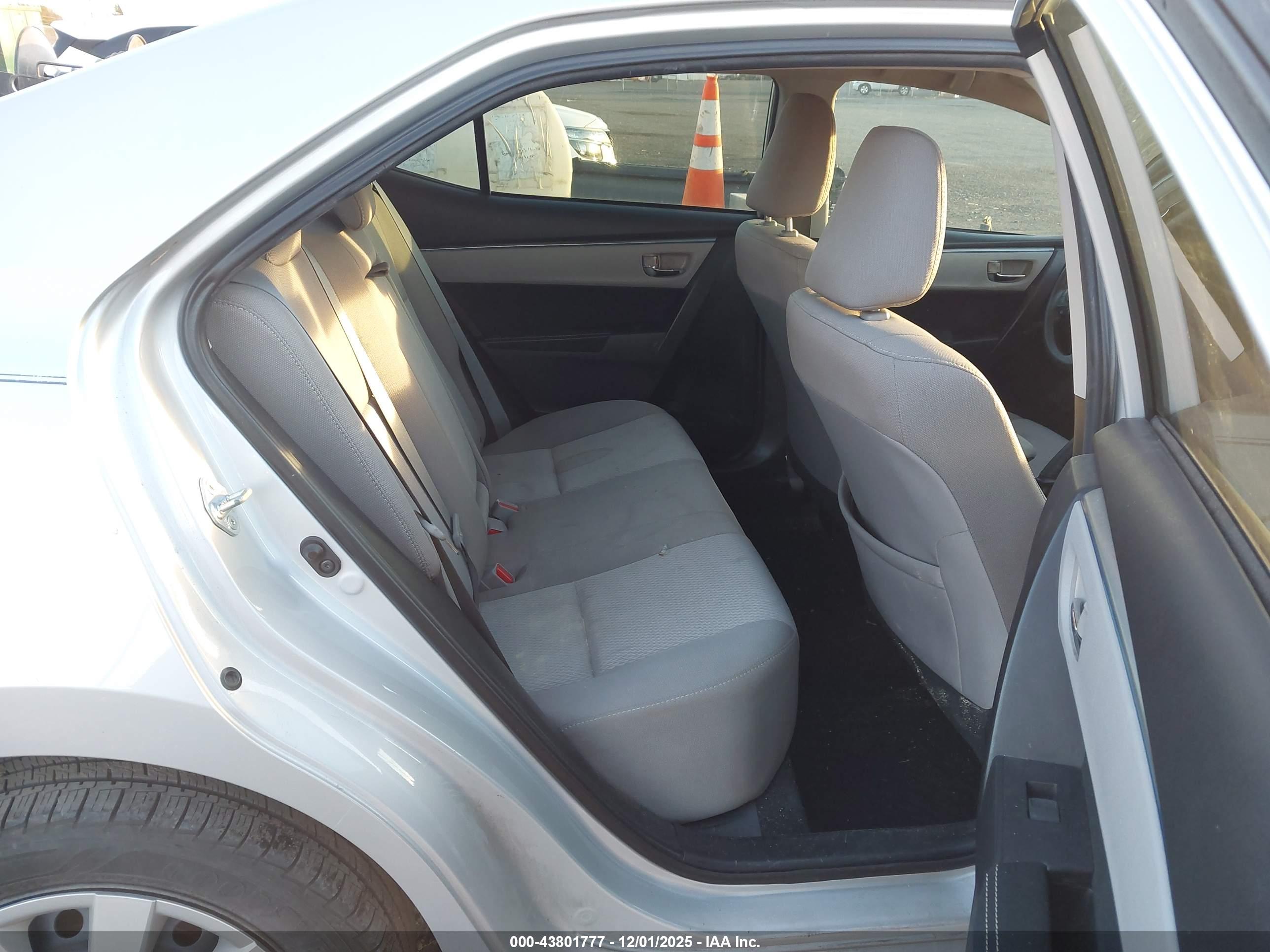 TOYOTA COROLLA image 8