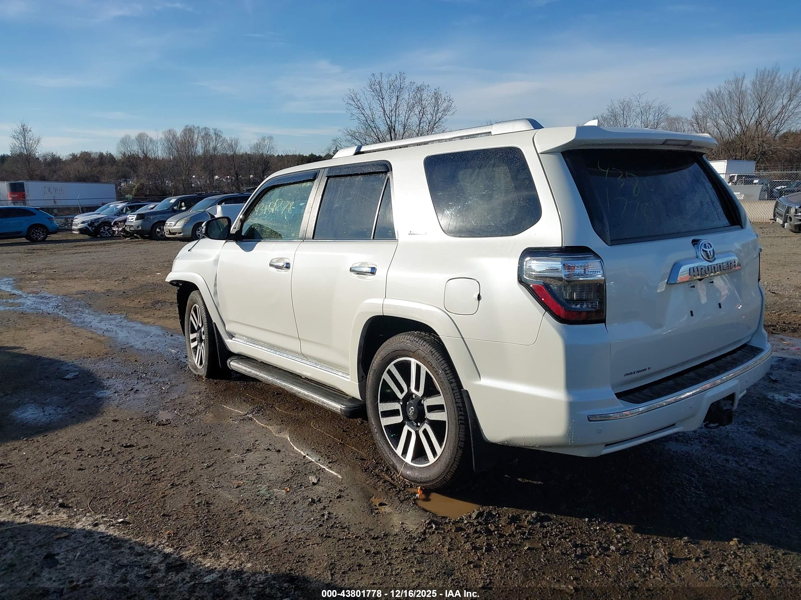 TOYOTA 4RUNNER image 3
