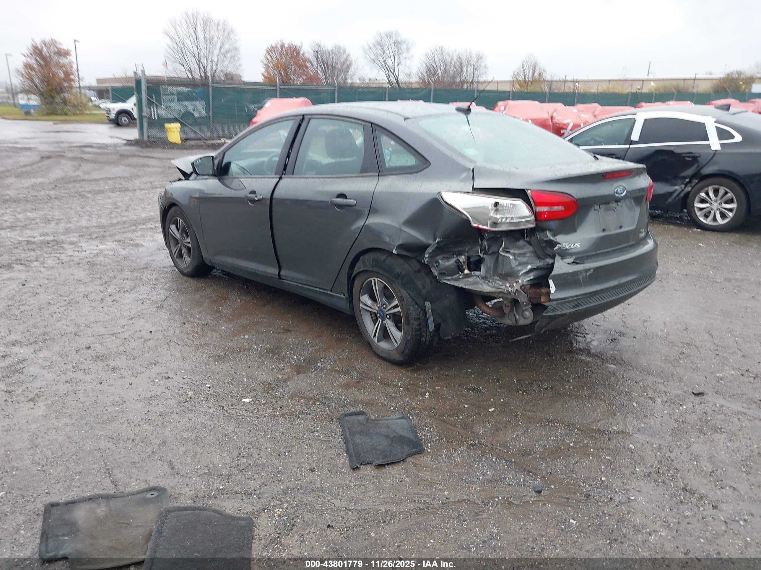 FORD FOCUS image 3
