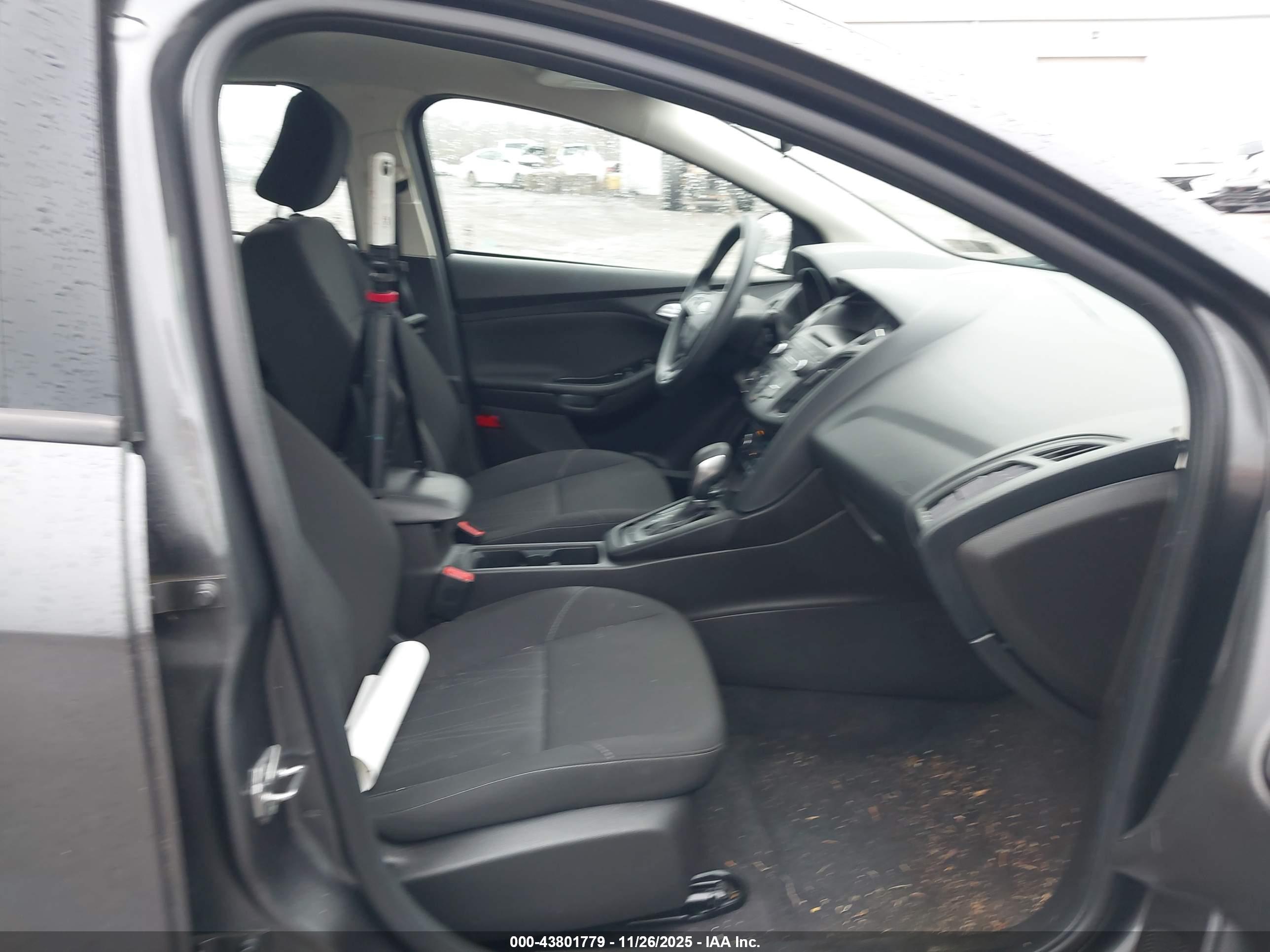 FORD FOCUS image 5