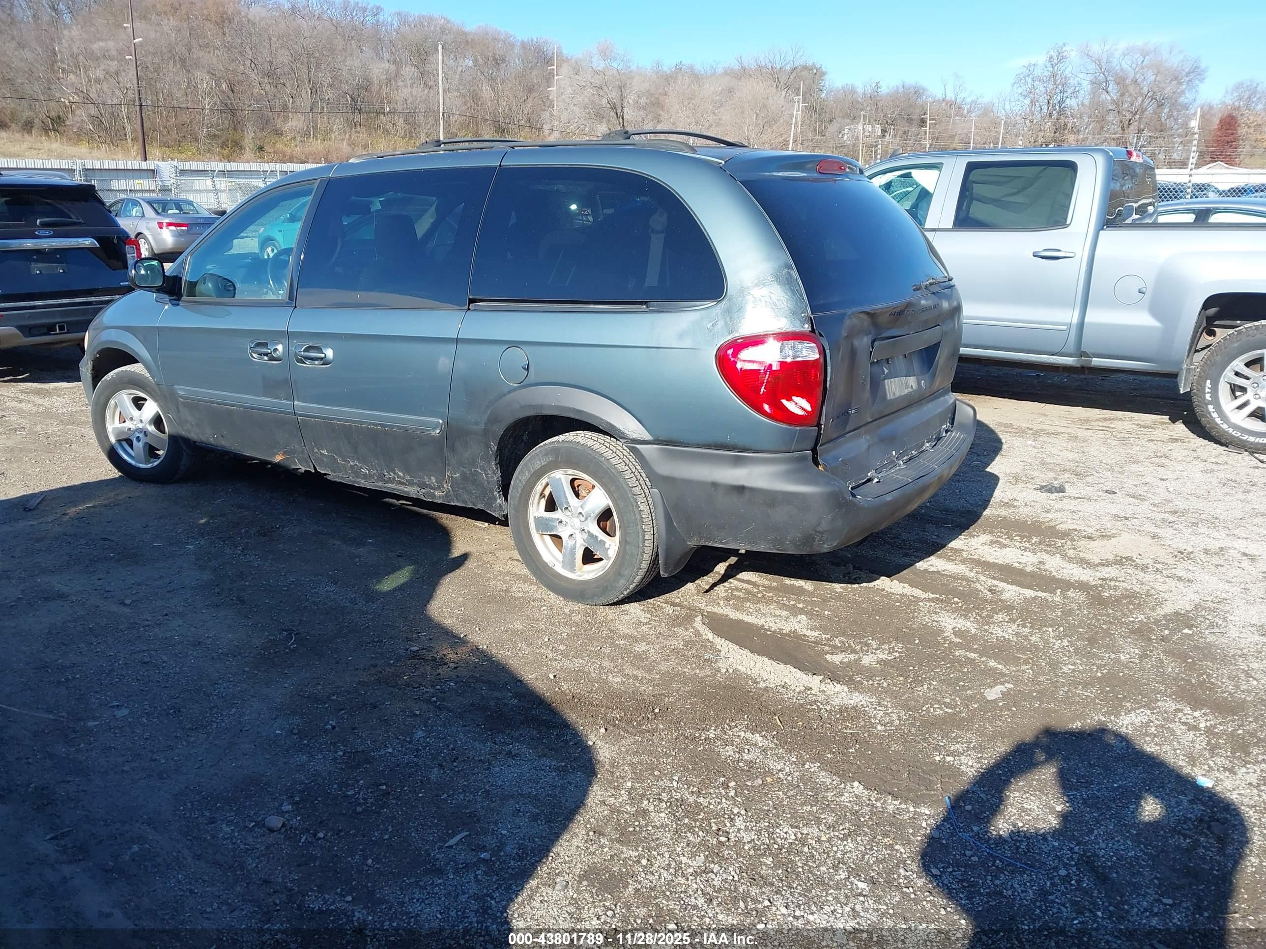 DODGE GRAND image 3