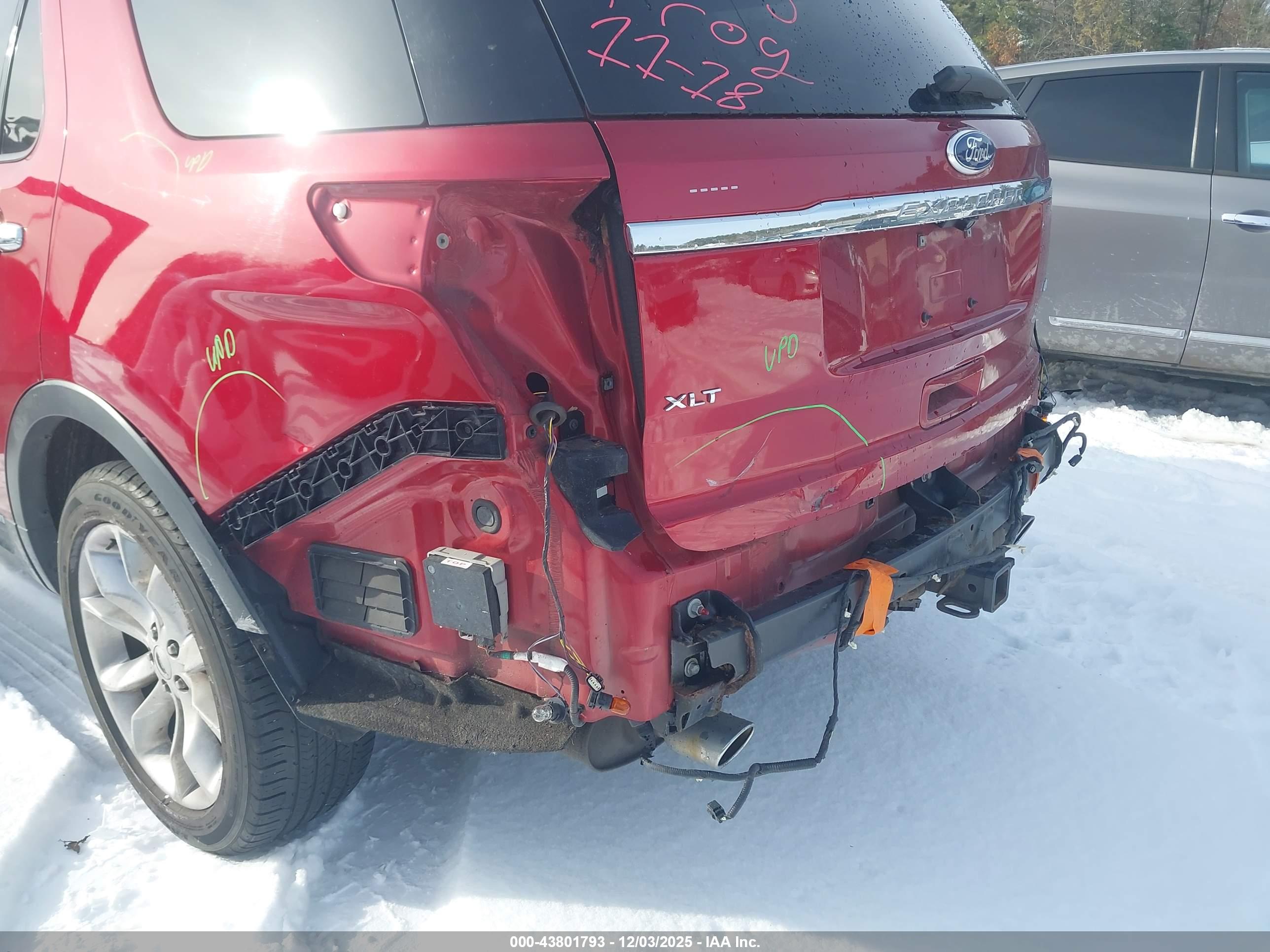 FORD EXPLORER image 6