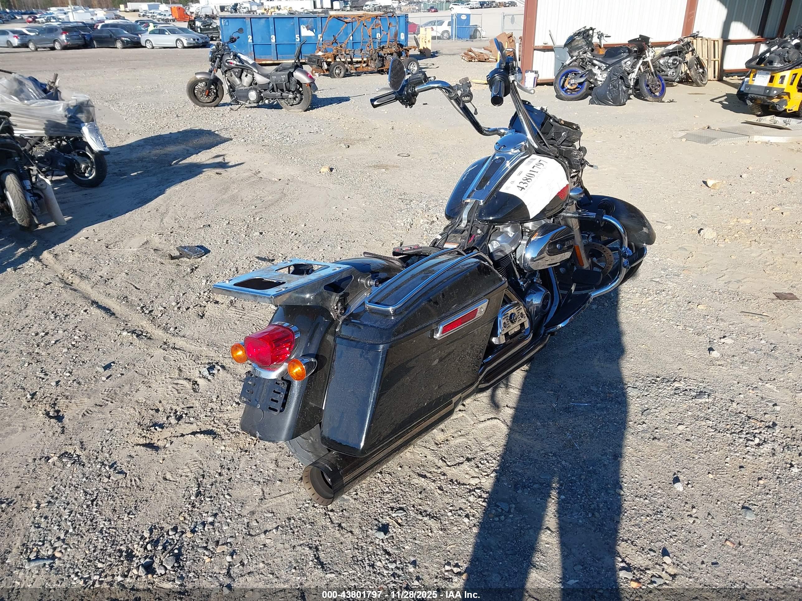 HARLEY-DAVIDSON FLHT image 4