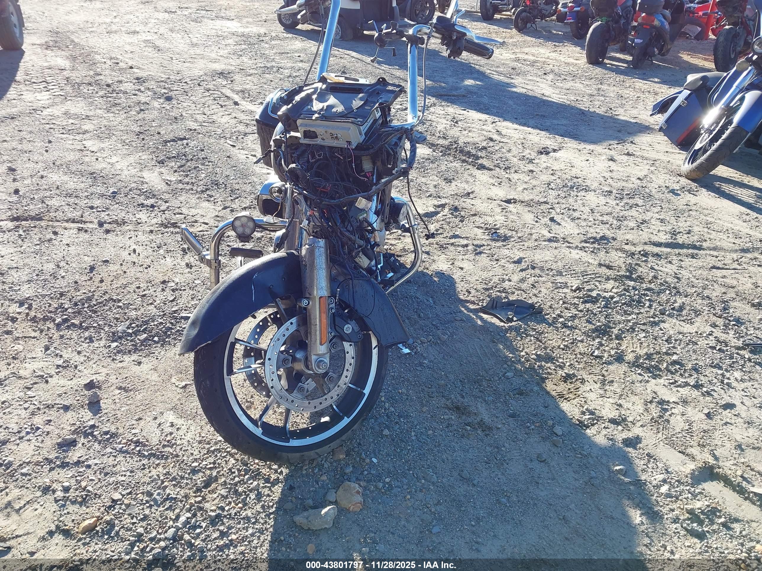 HARLEY-DAVIDSON FLHT image 5