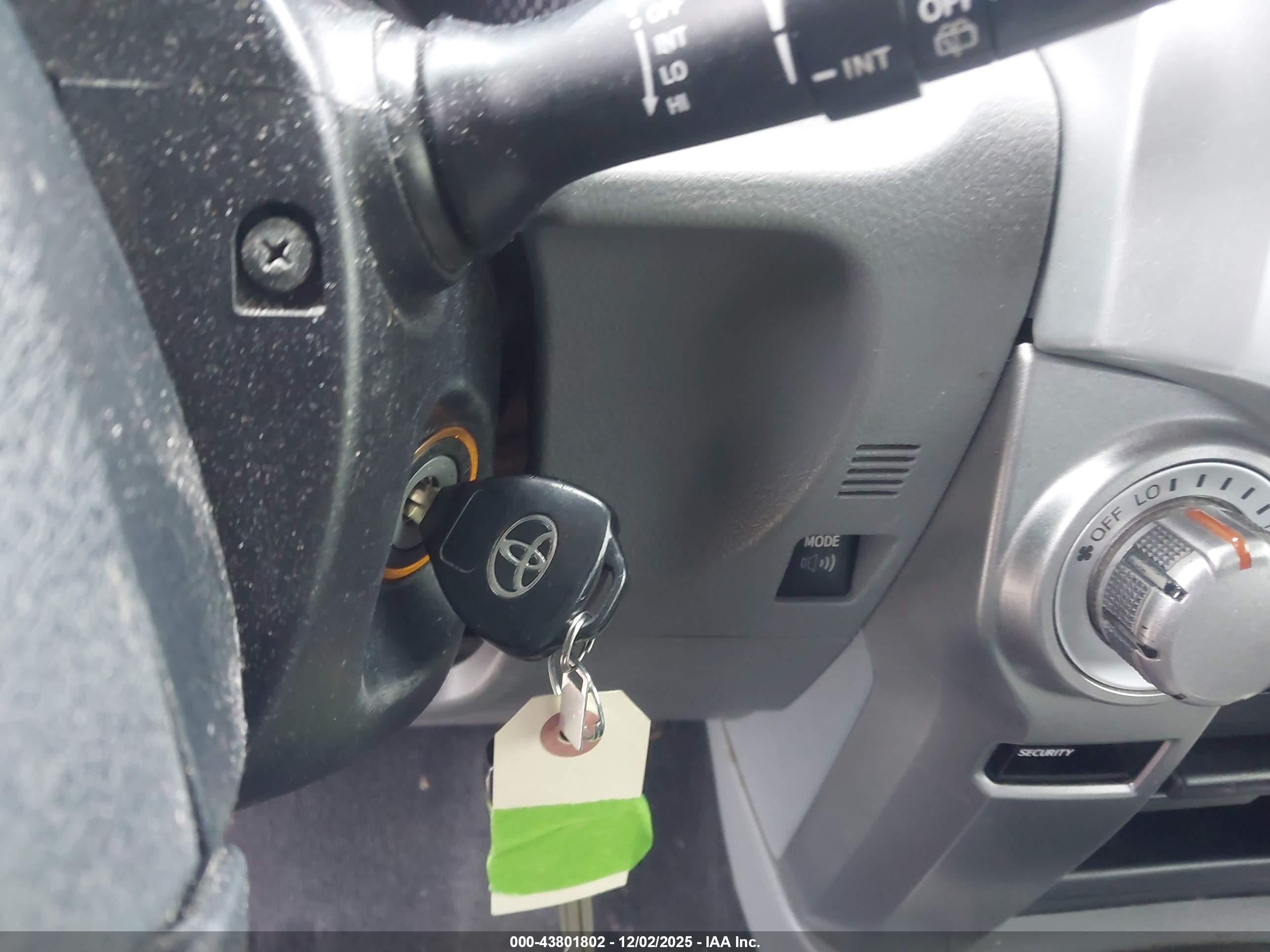 TOYOTA 4RUNNER image 11