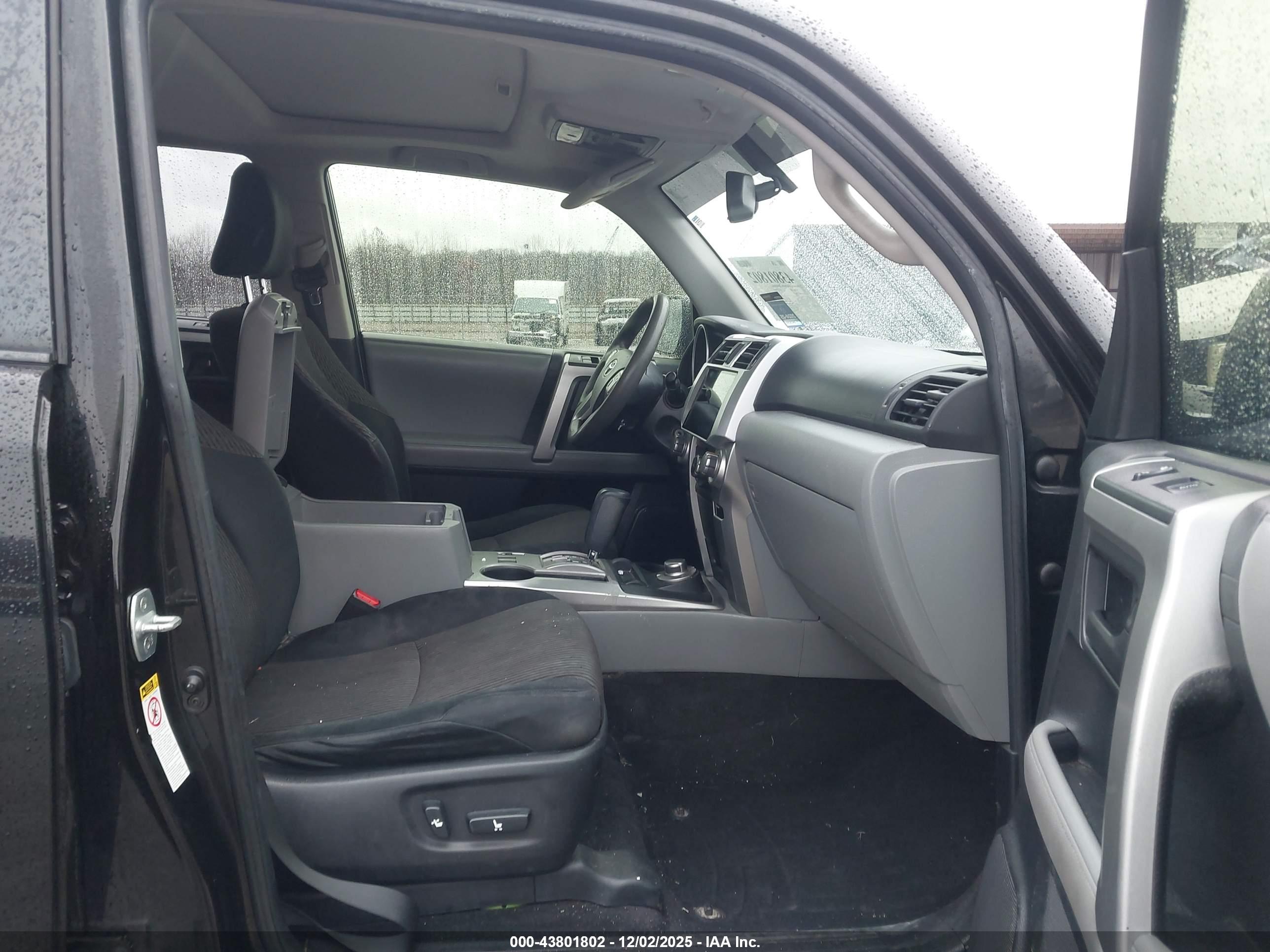 TOYOTA 4RUNNER image 5