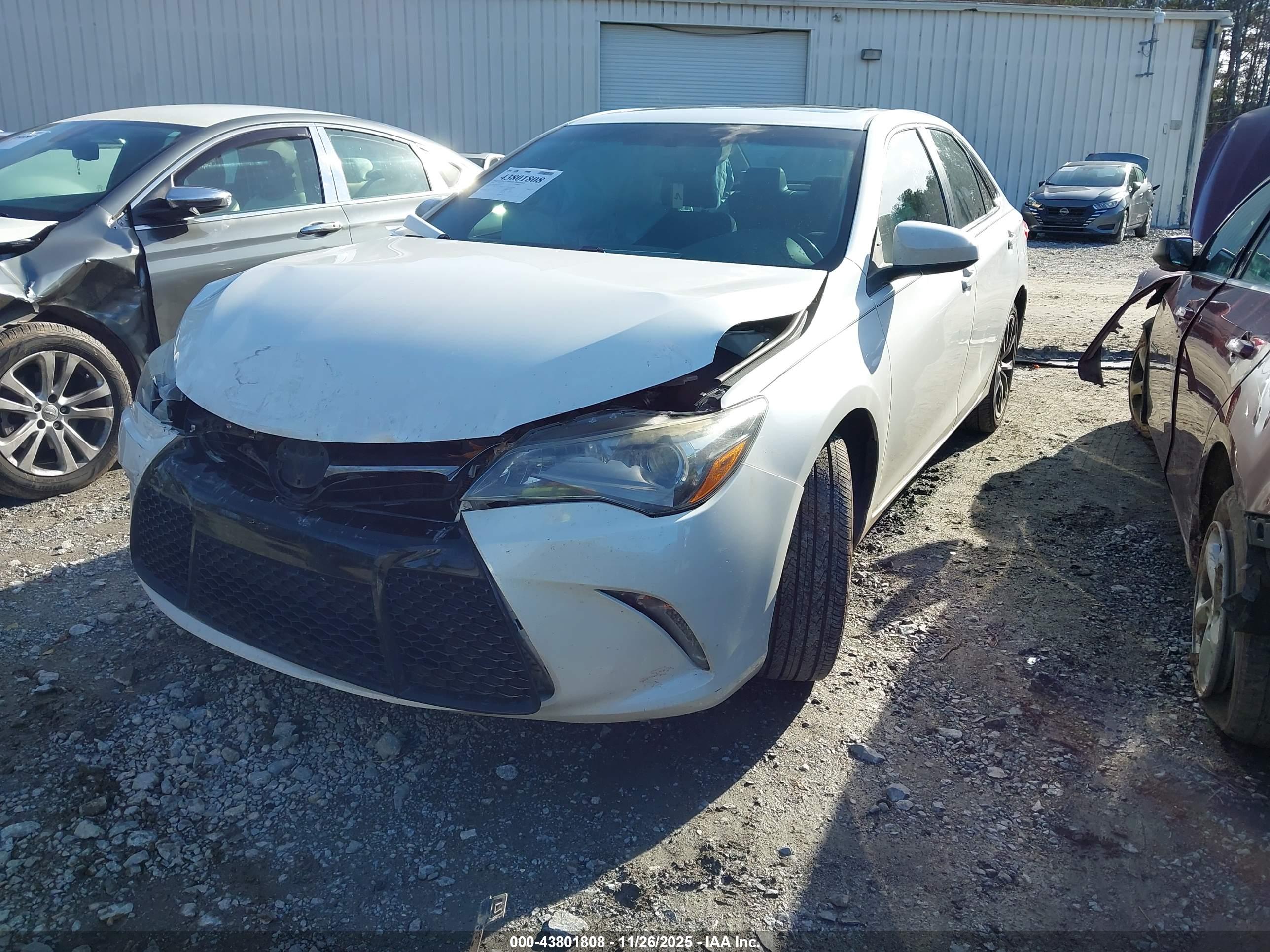 TOYOTA CAMRY image 2