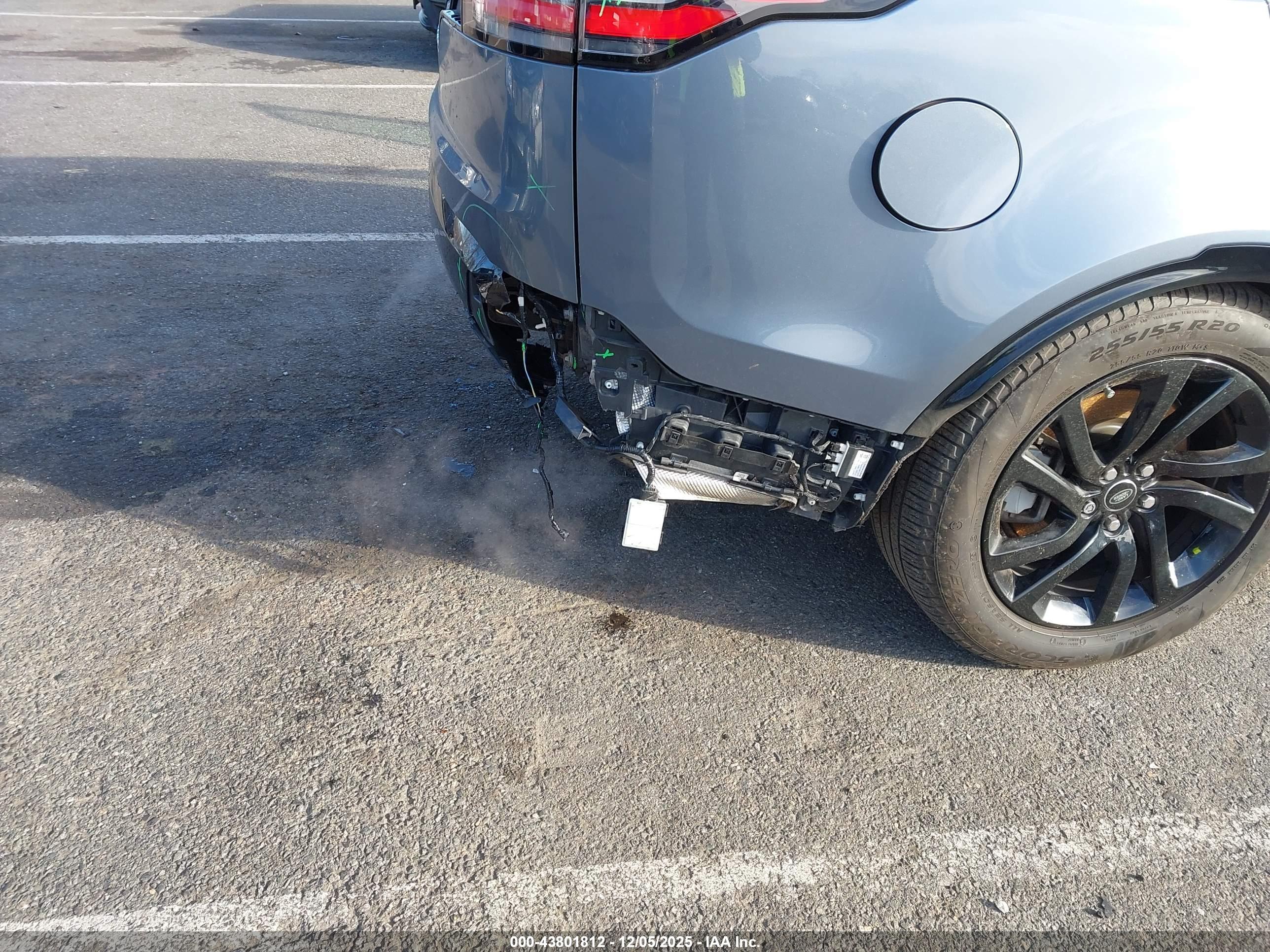 LAND ROVER image 6