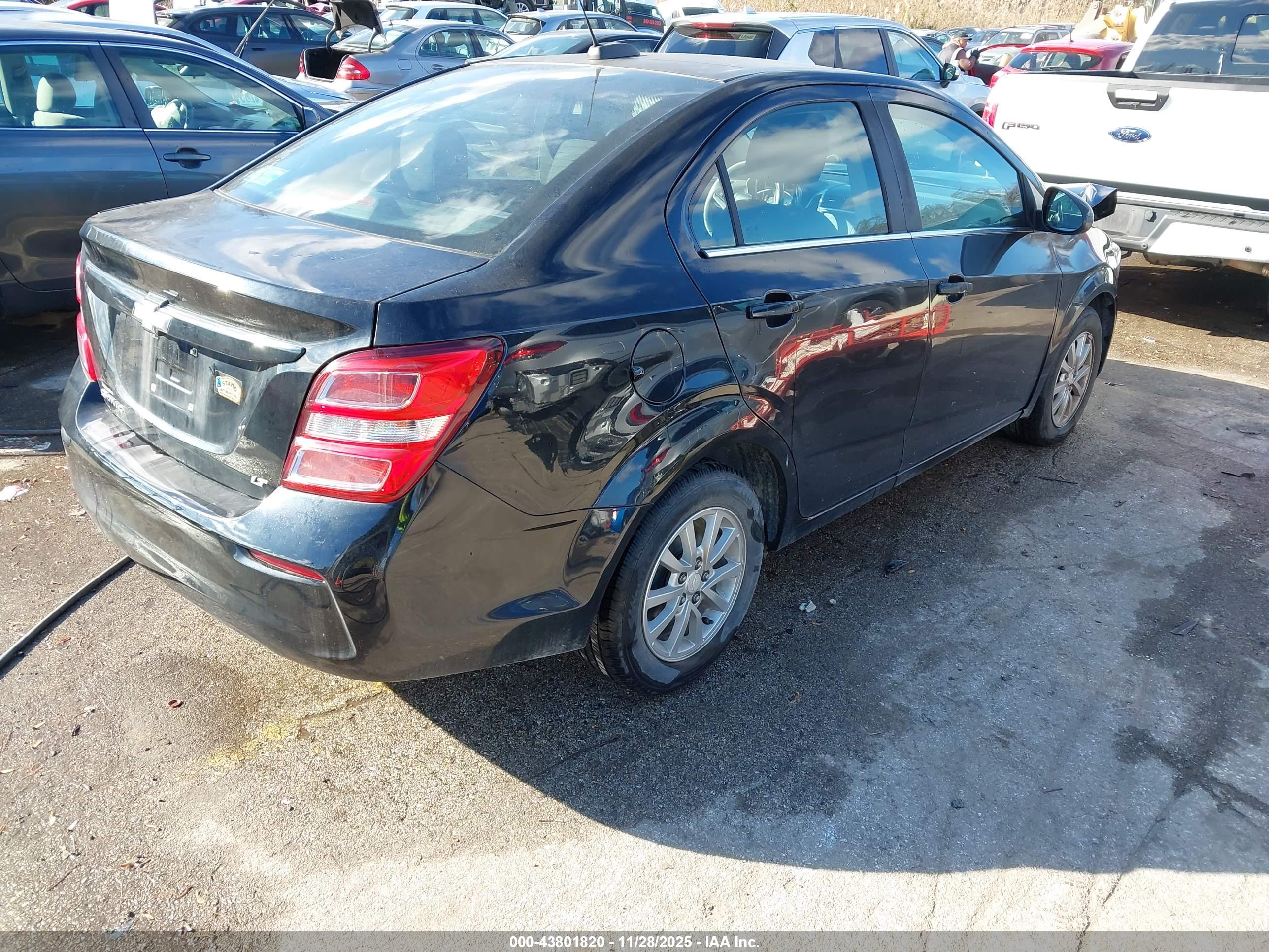 CHEVROLET SONIC image 4