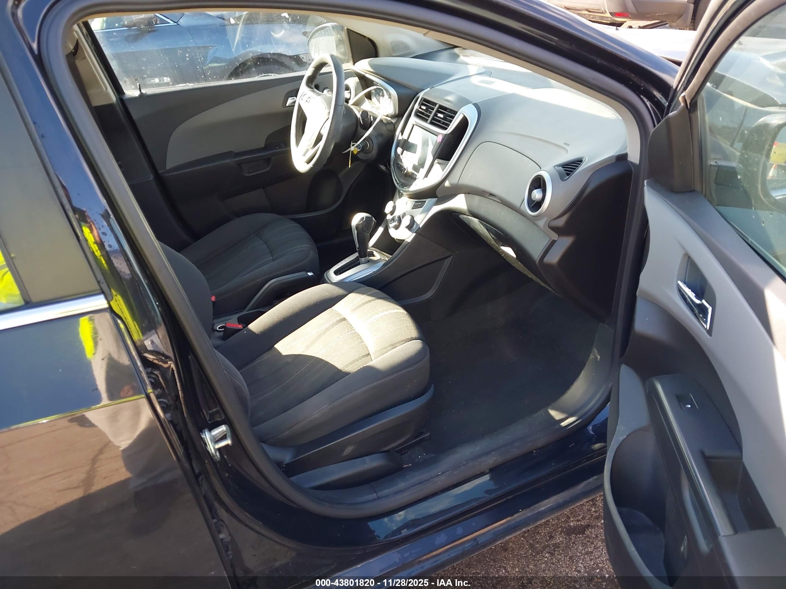 CHEVROLET SONIC image 5