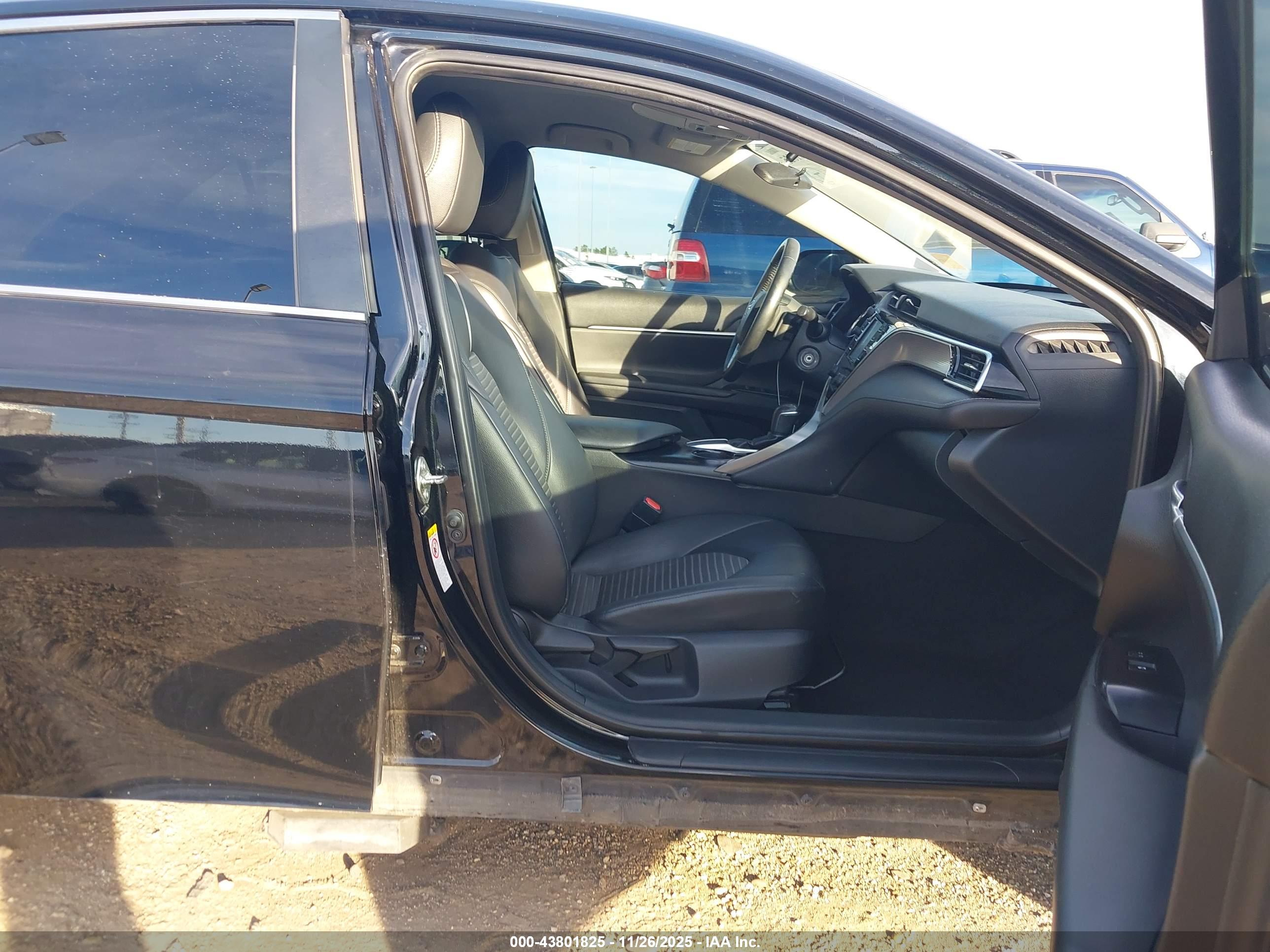 TOYOTA CAMRY image 5