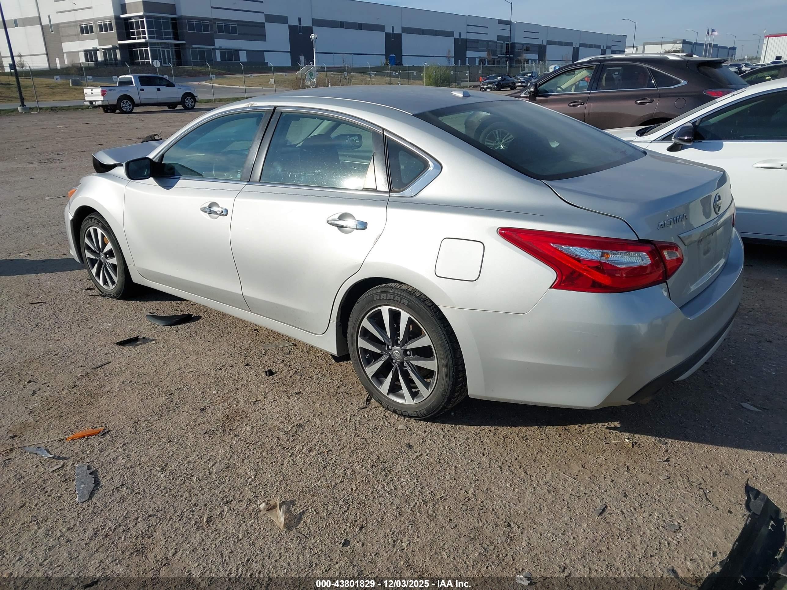 NISSAN ALTIMA image 3