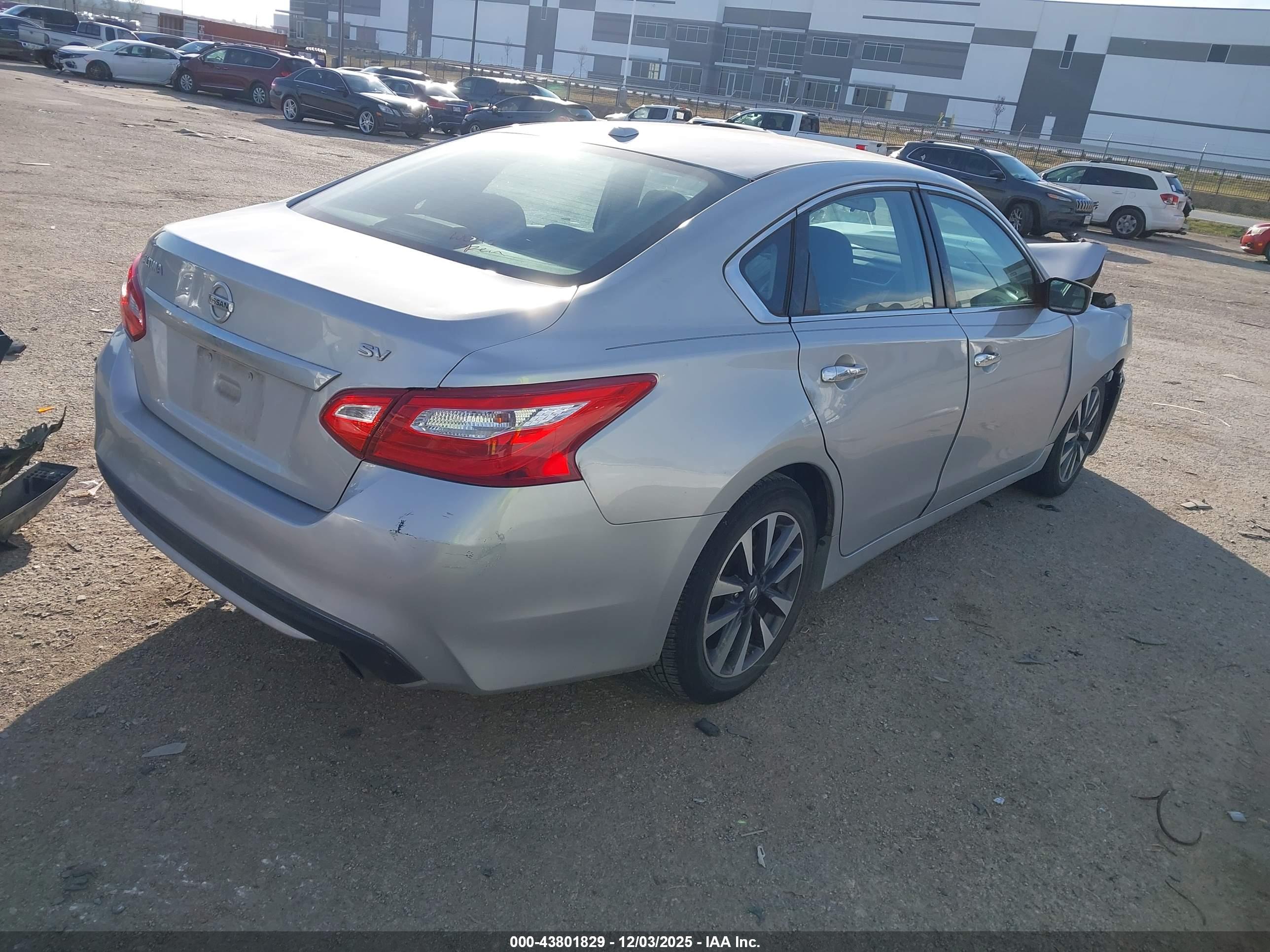 NISSAN ALTIMA image 4