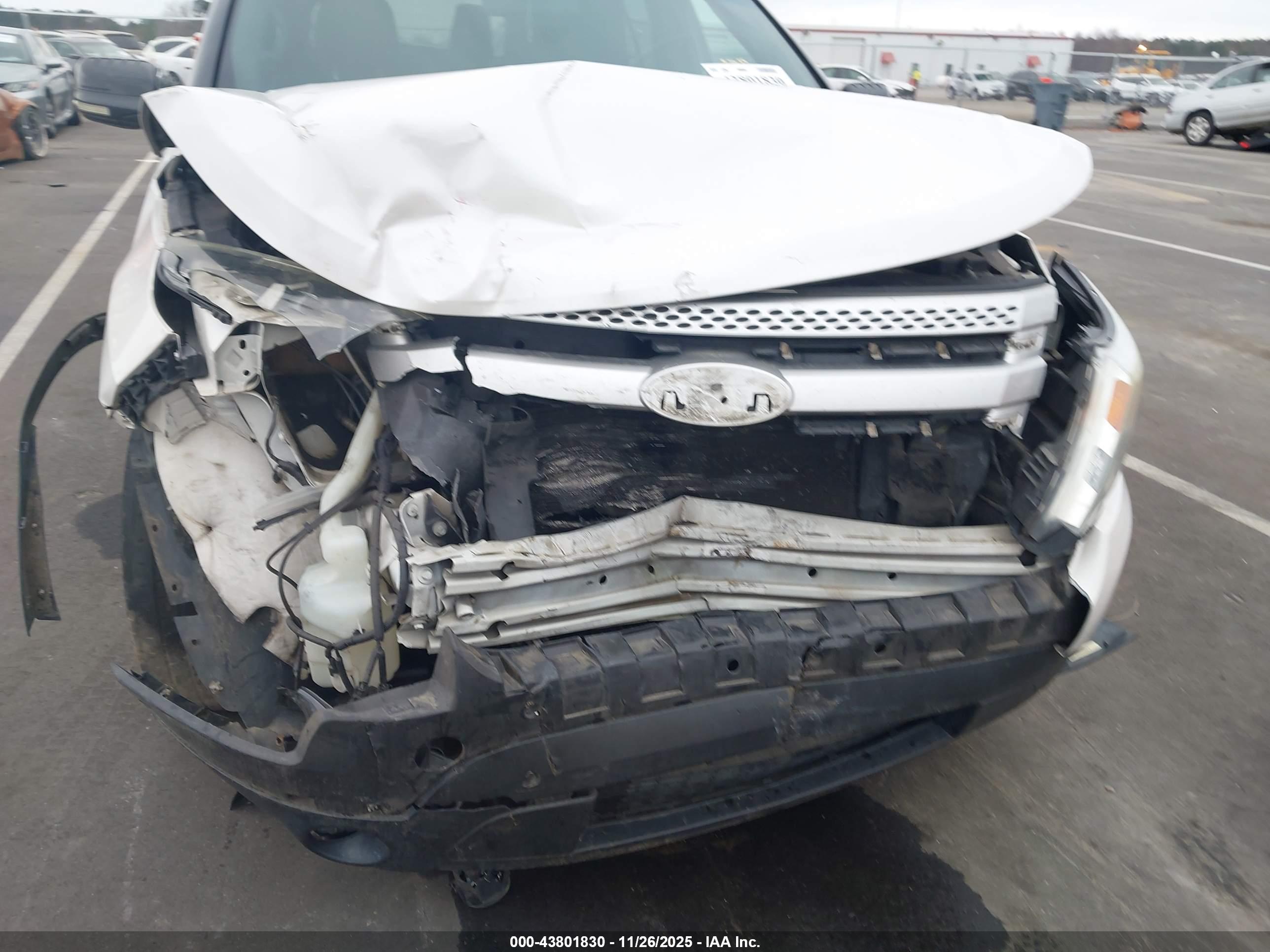 FORD EXPLORER image 6