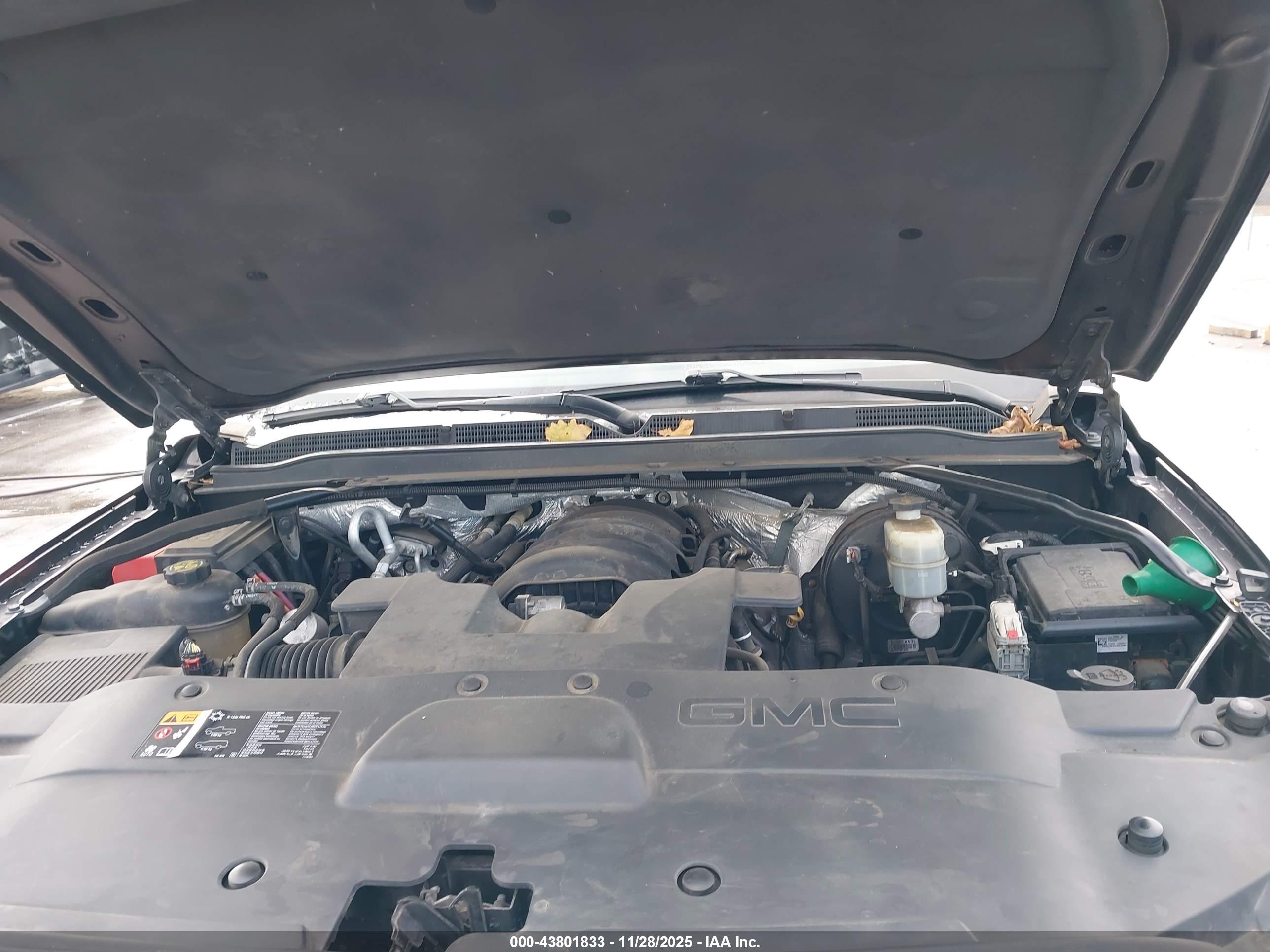 GMC YUKON image 10