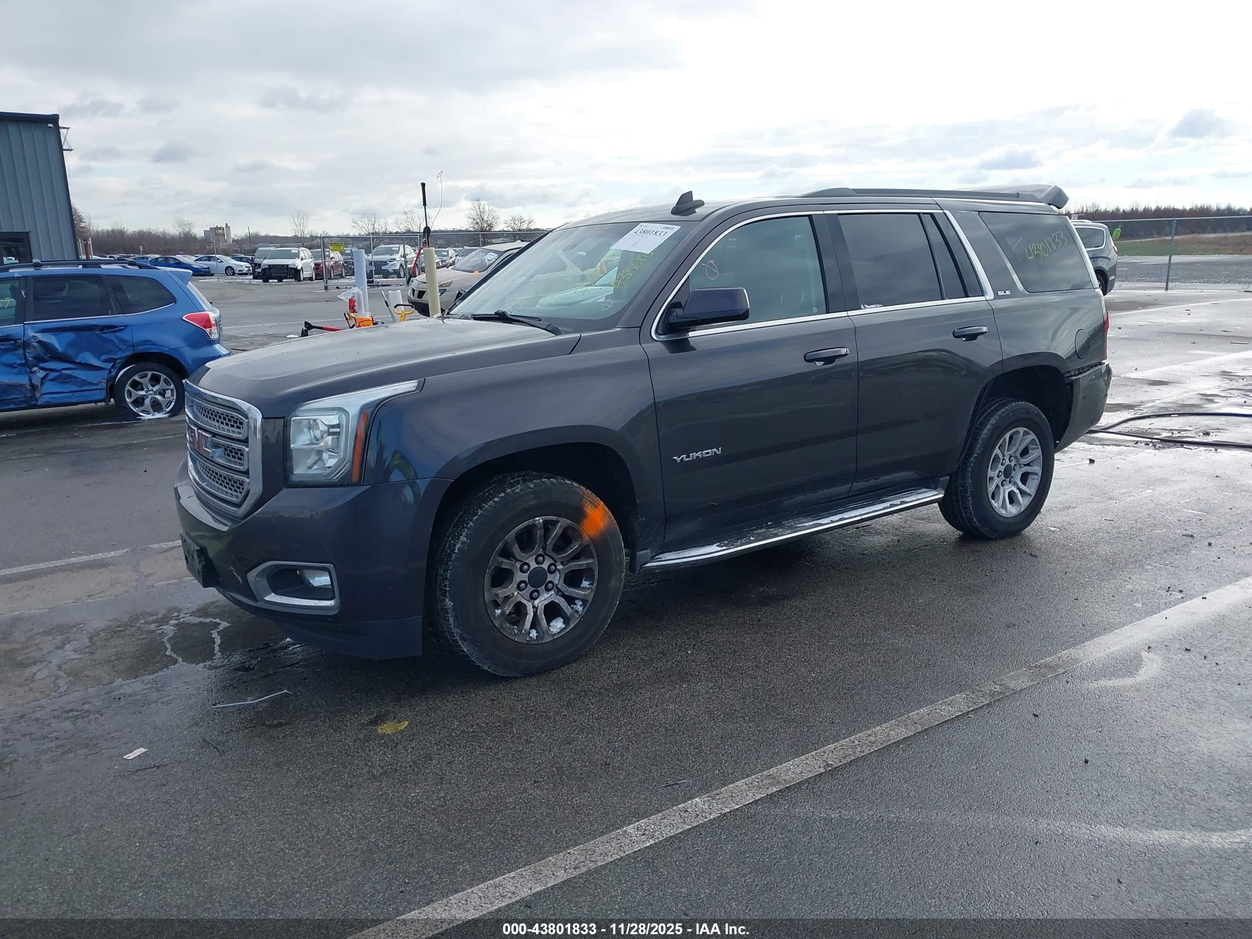 GMC YUKON image 2