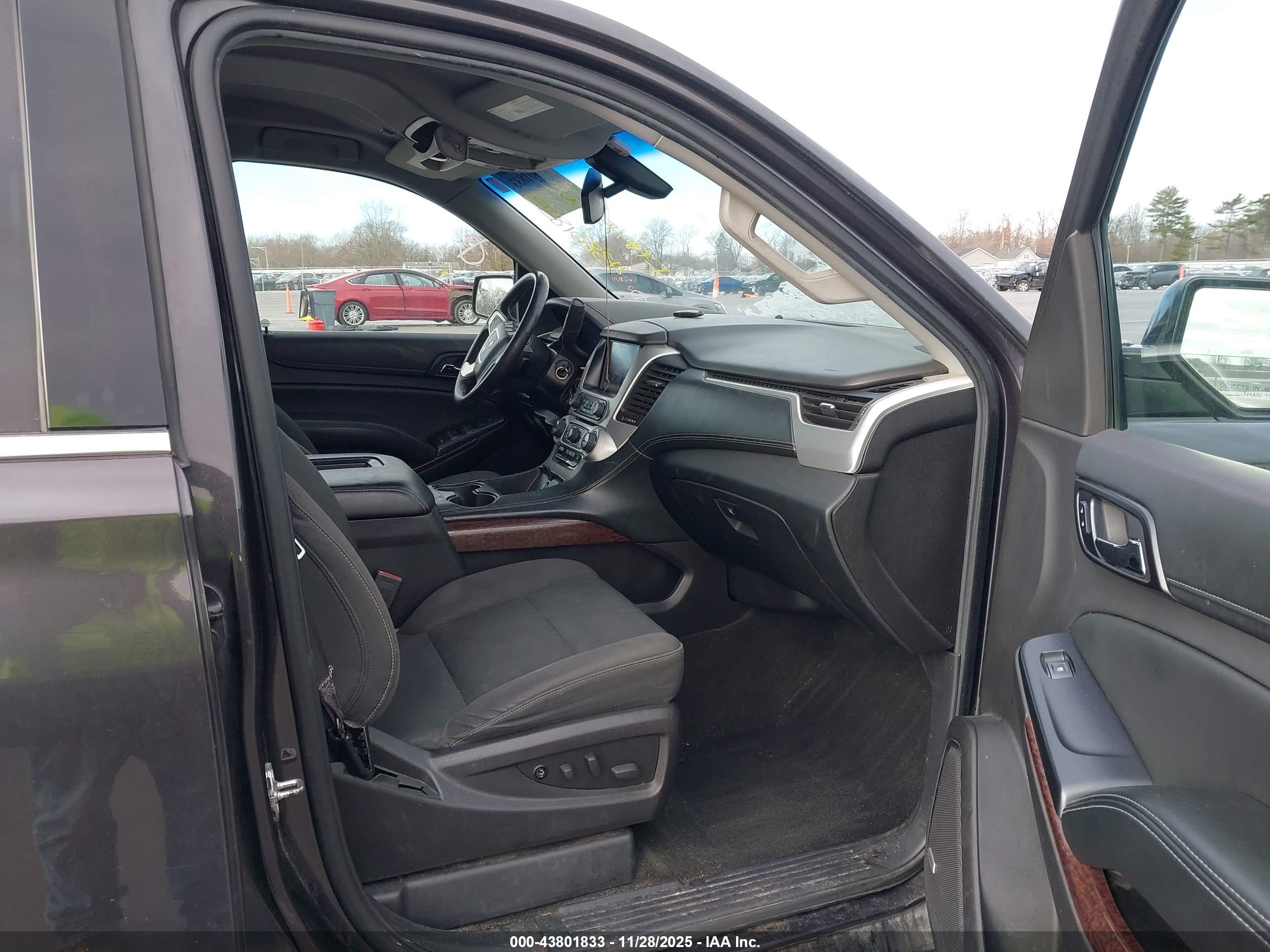 GMC YUKON image 5