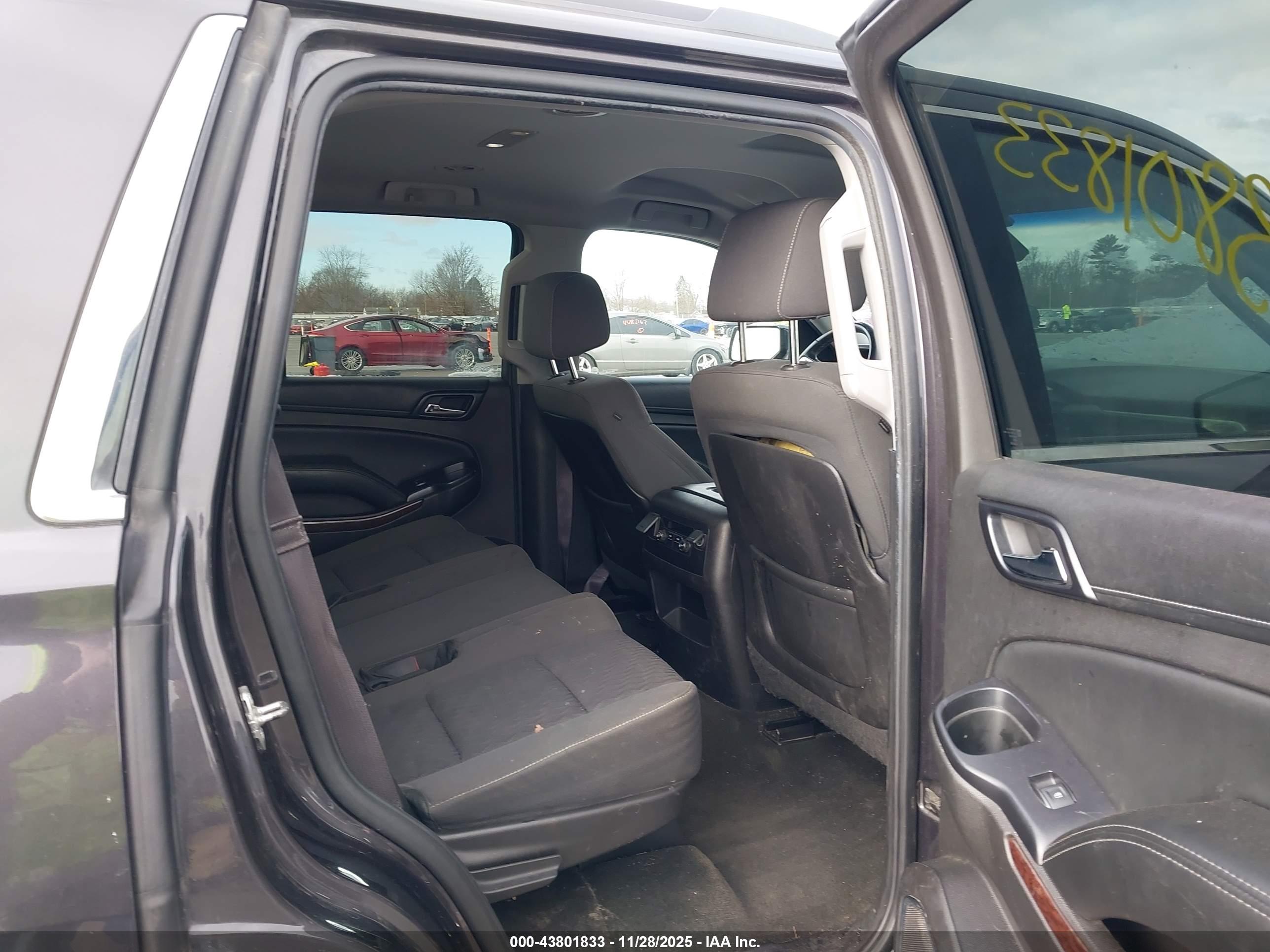 GMC YUKON image 8