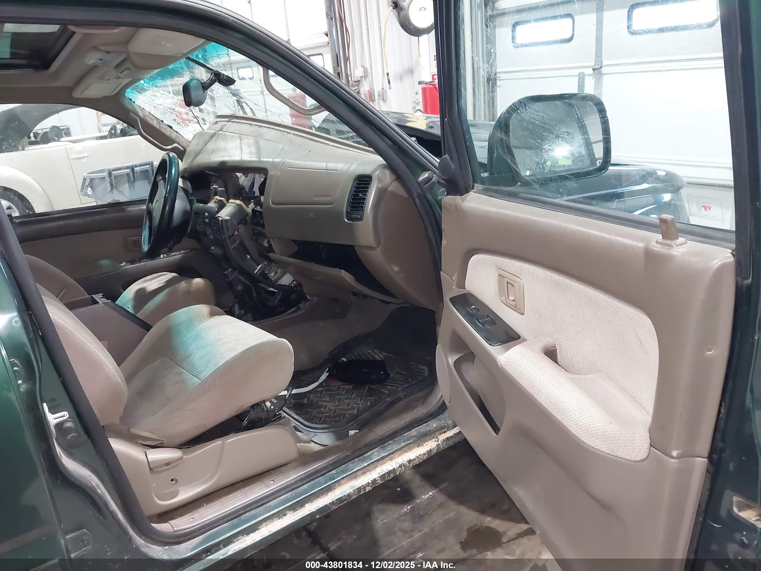 TOYOTA 4RUNNER image 5