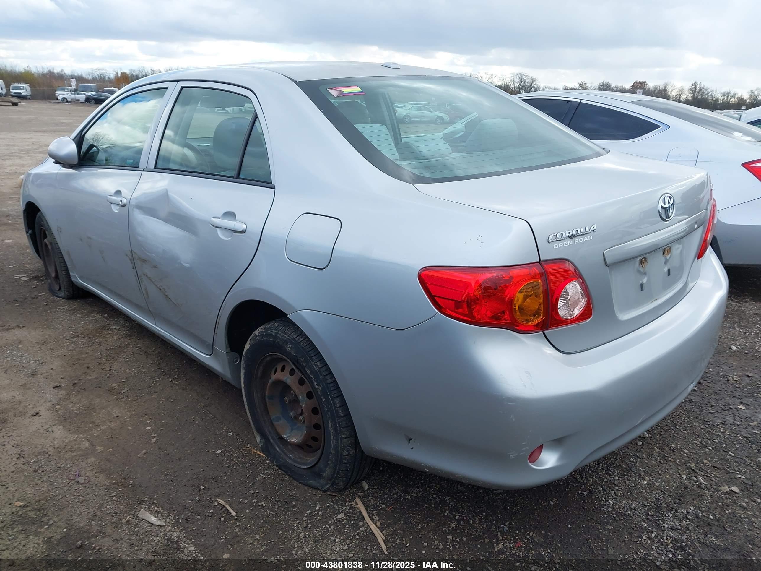 TOYOTA COROLLA image 3