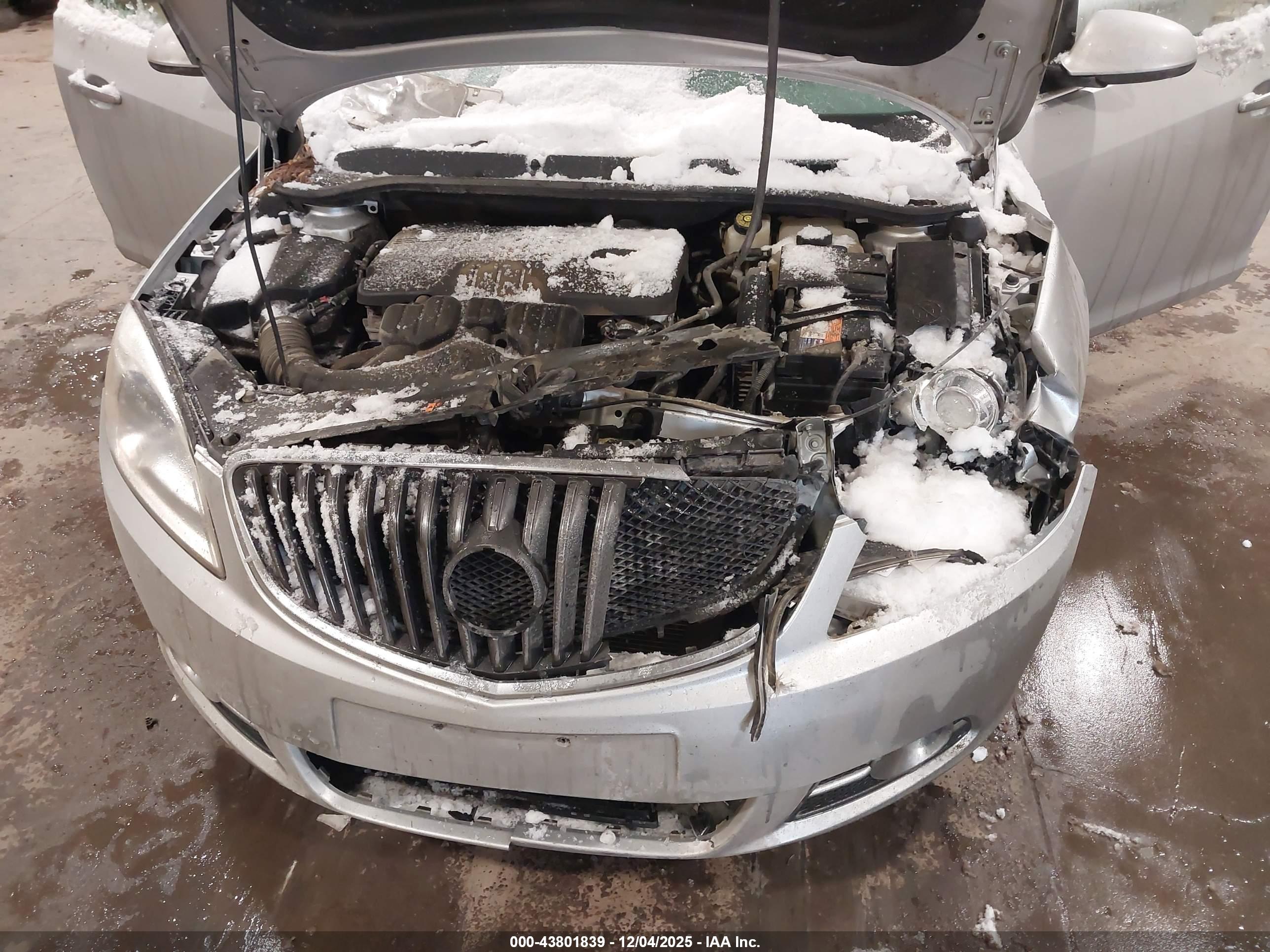 BUICK VERANO image 10