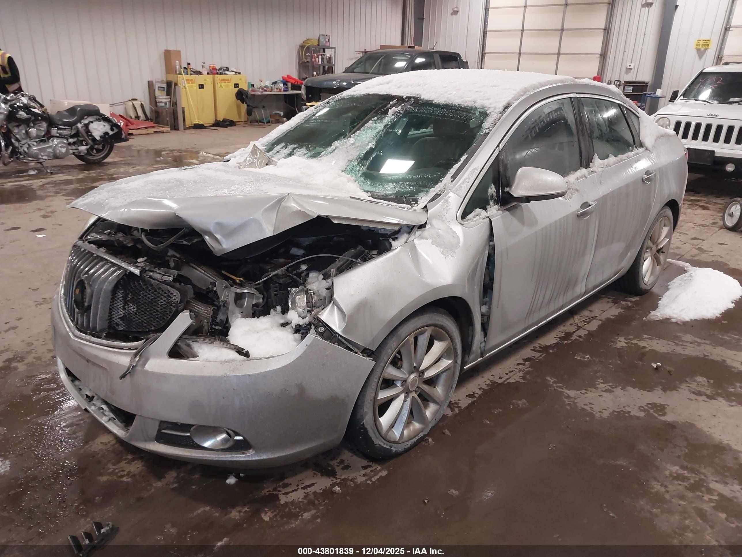 BUICK VERANO image 2