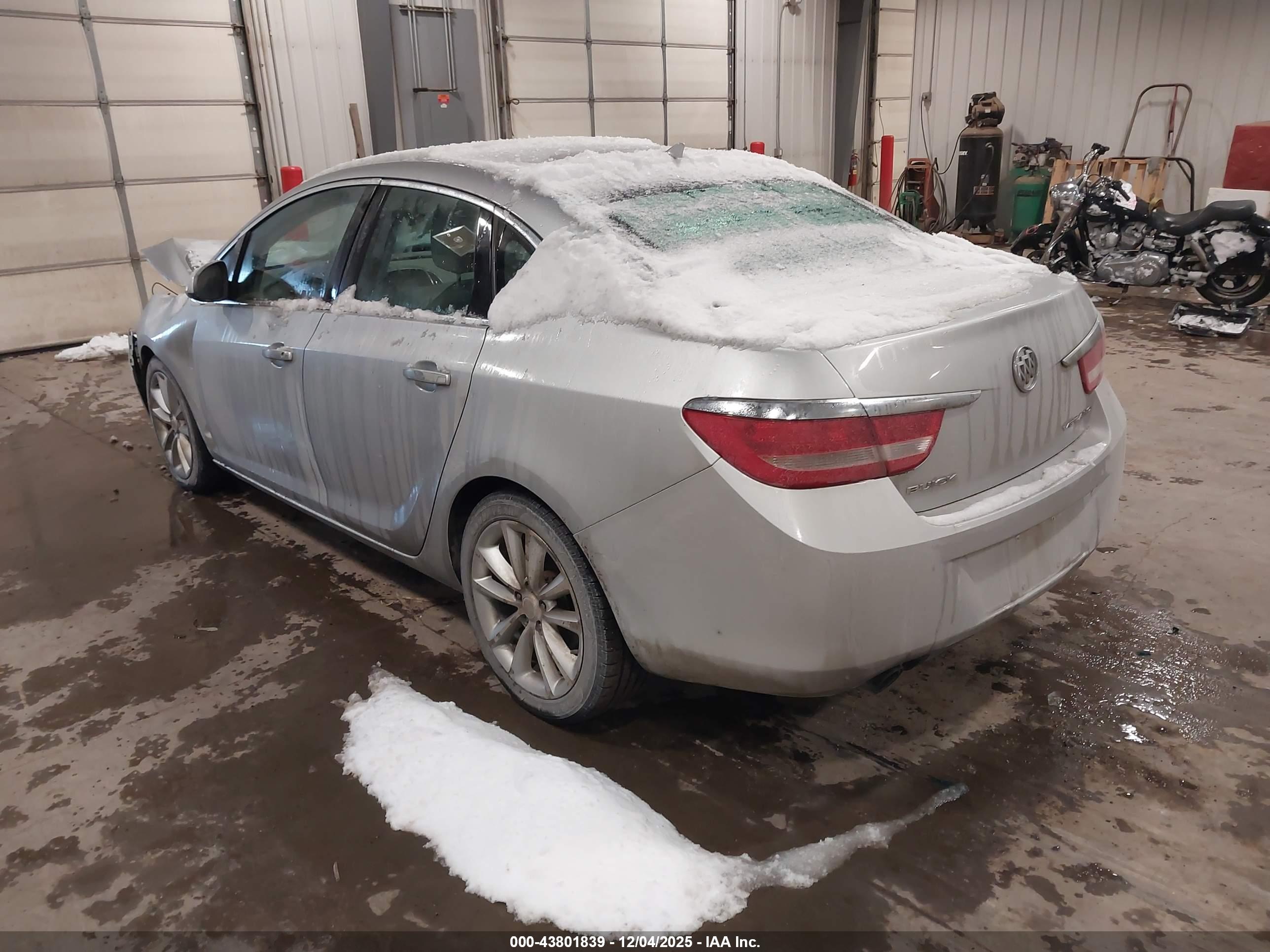 BUICK VERANO image 3