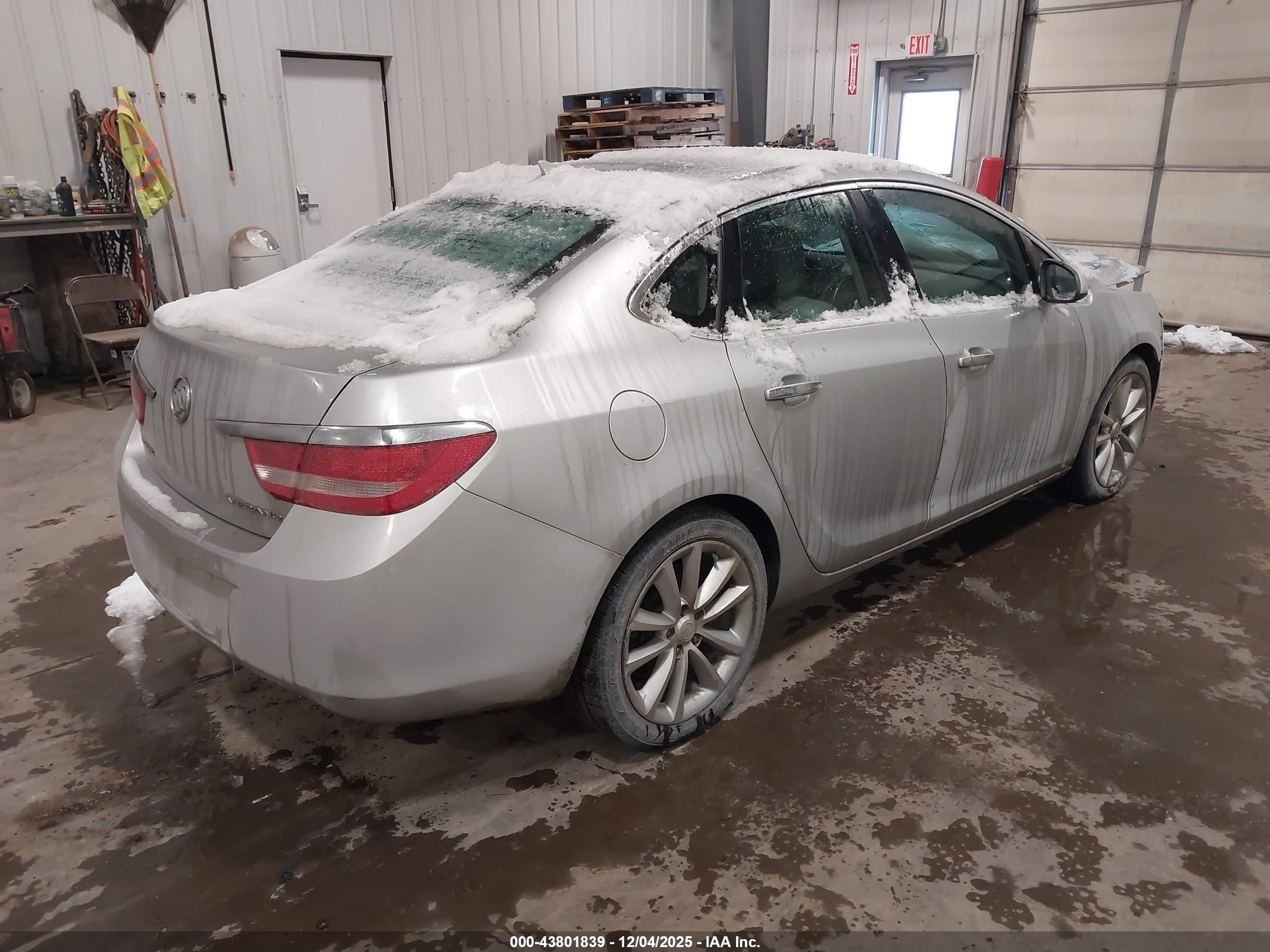 BUICK VERANO image 4