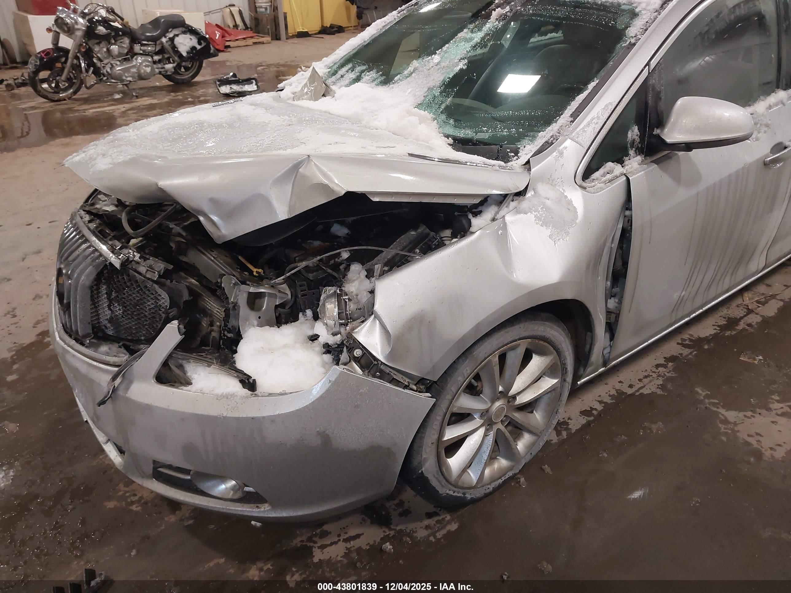 BUICK VERANO image 6