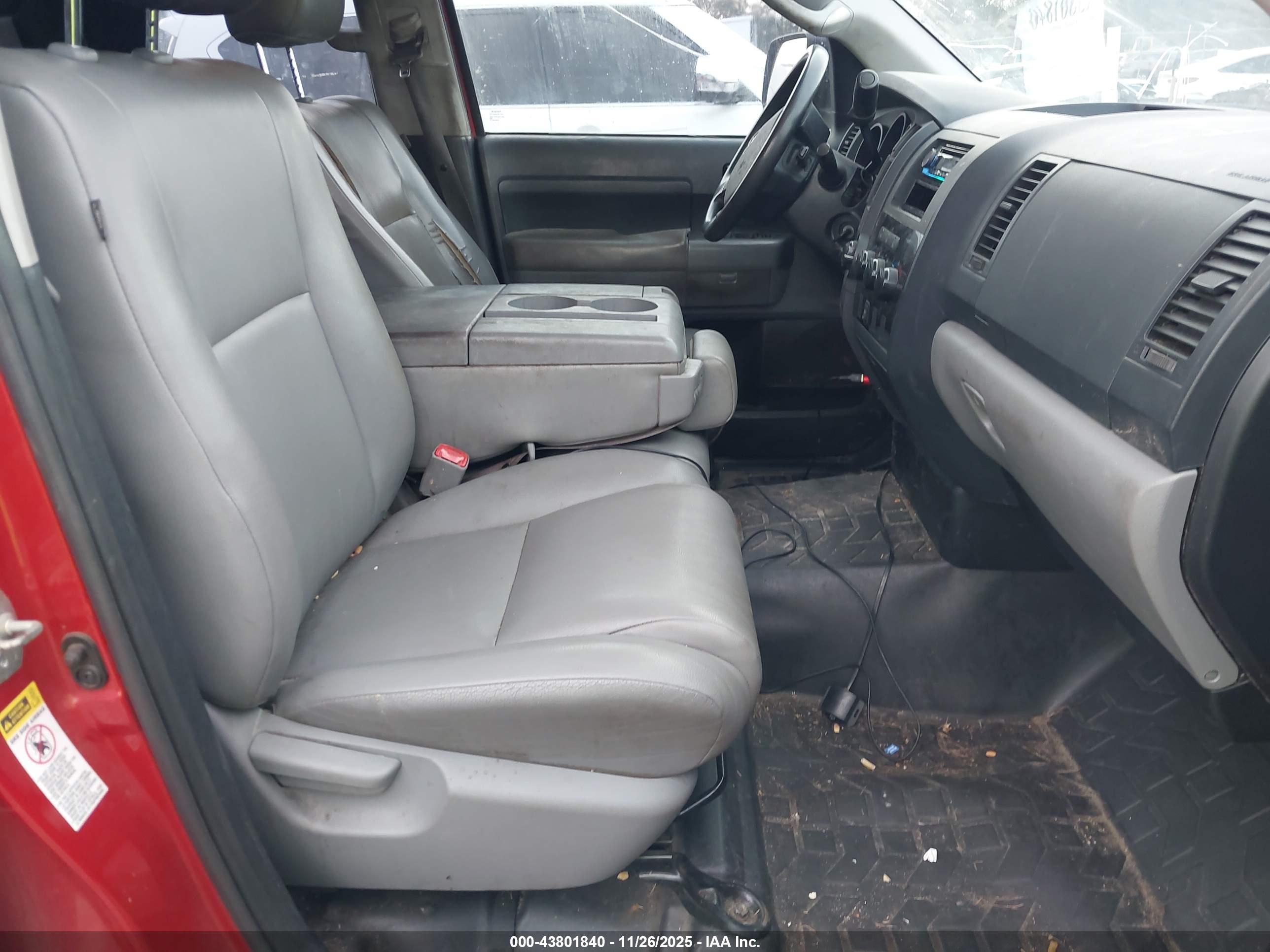TOYOTA TUNDRA image 5