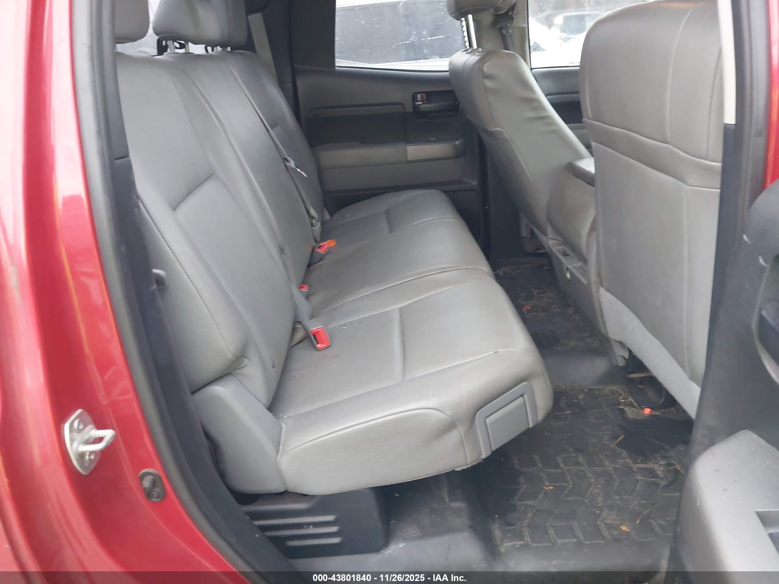 TOYOTA TUNDRA image 8