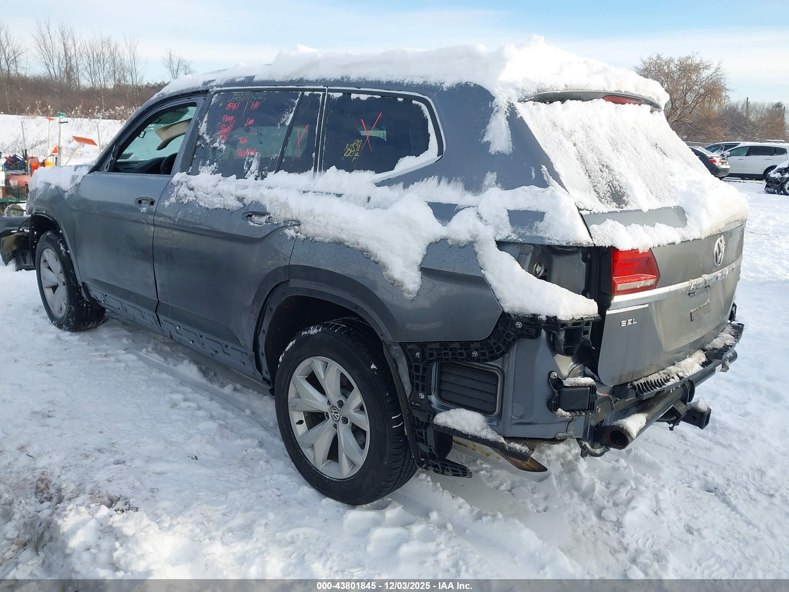 VOLKSWAGEN ATLAS image 3