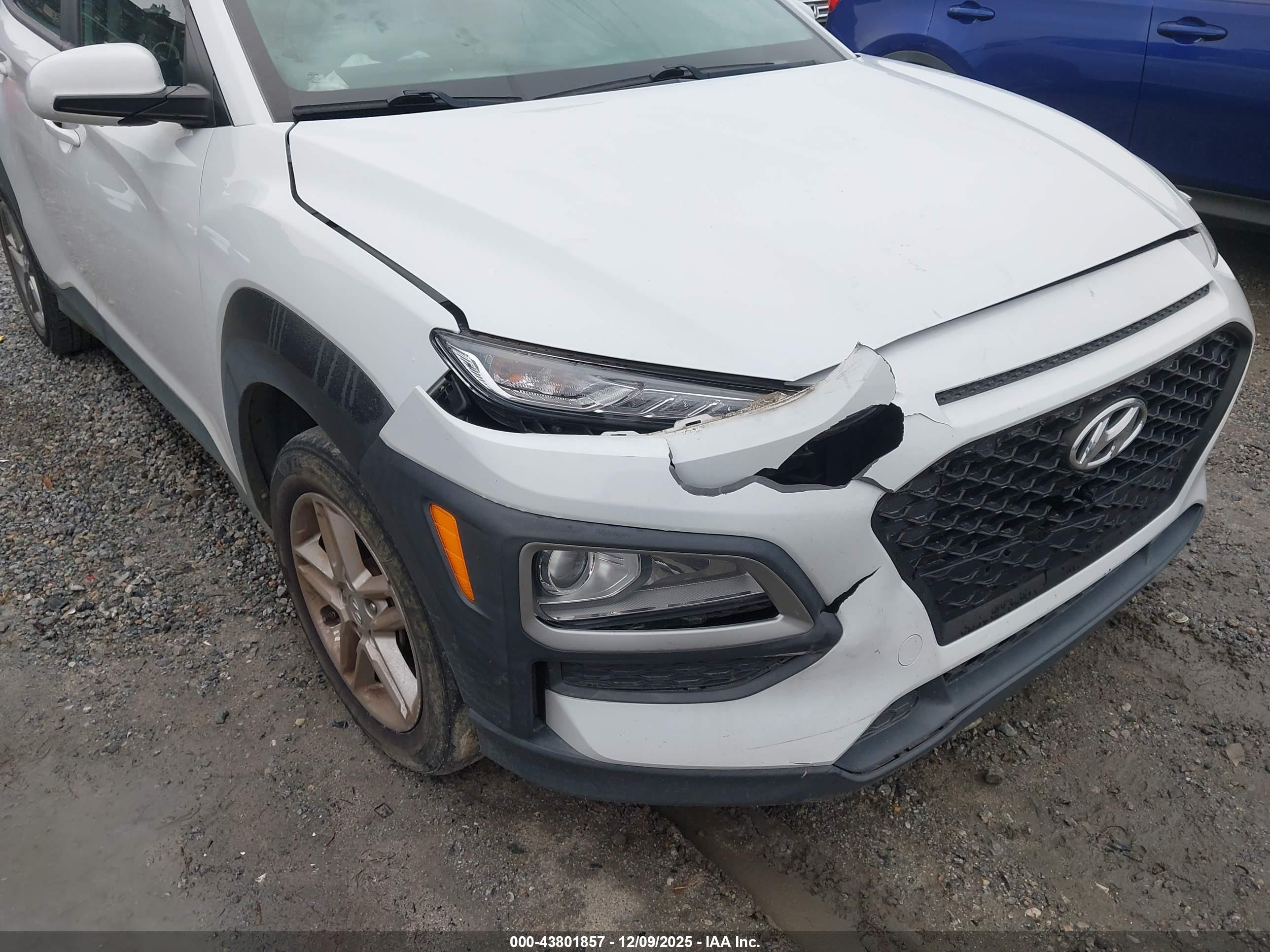 HYUNDAI KONA image 6