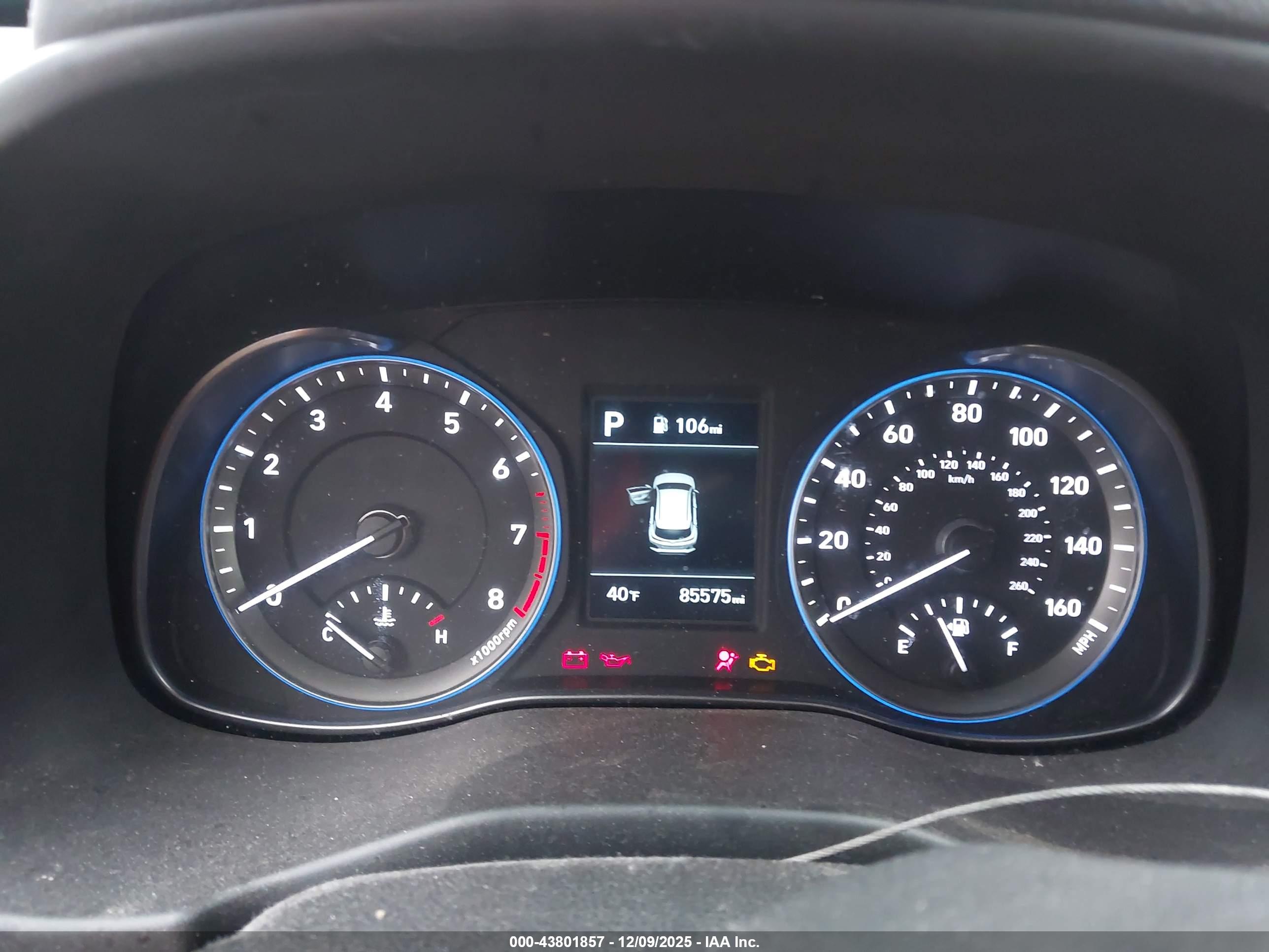 HYUNDAI KONA image 7