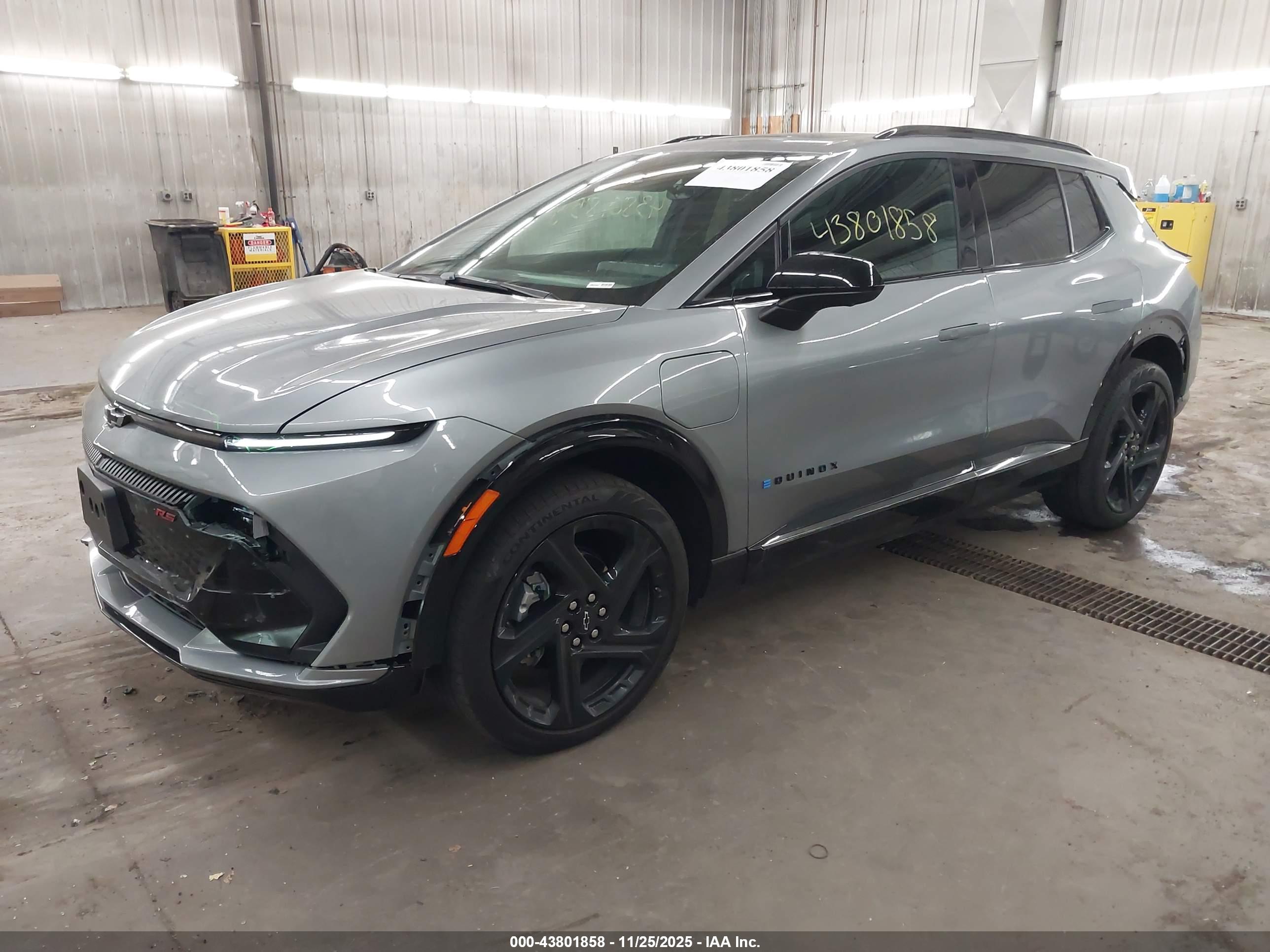 CHEVROLET EQUINOX image 2