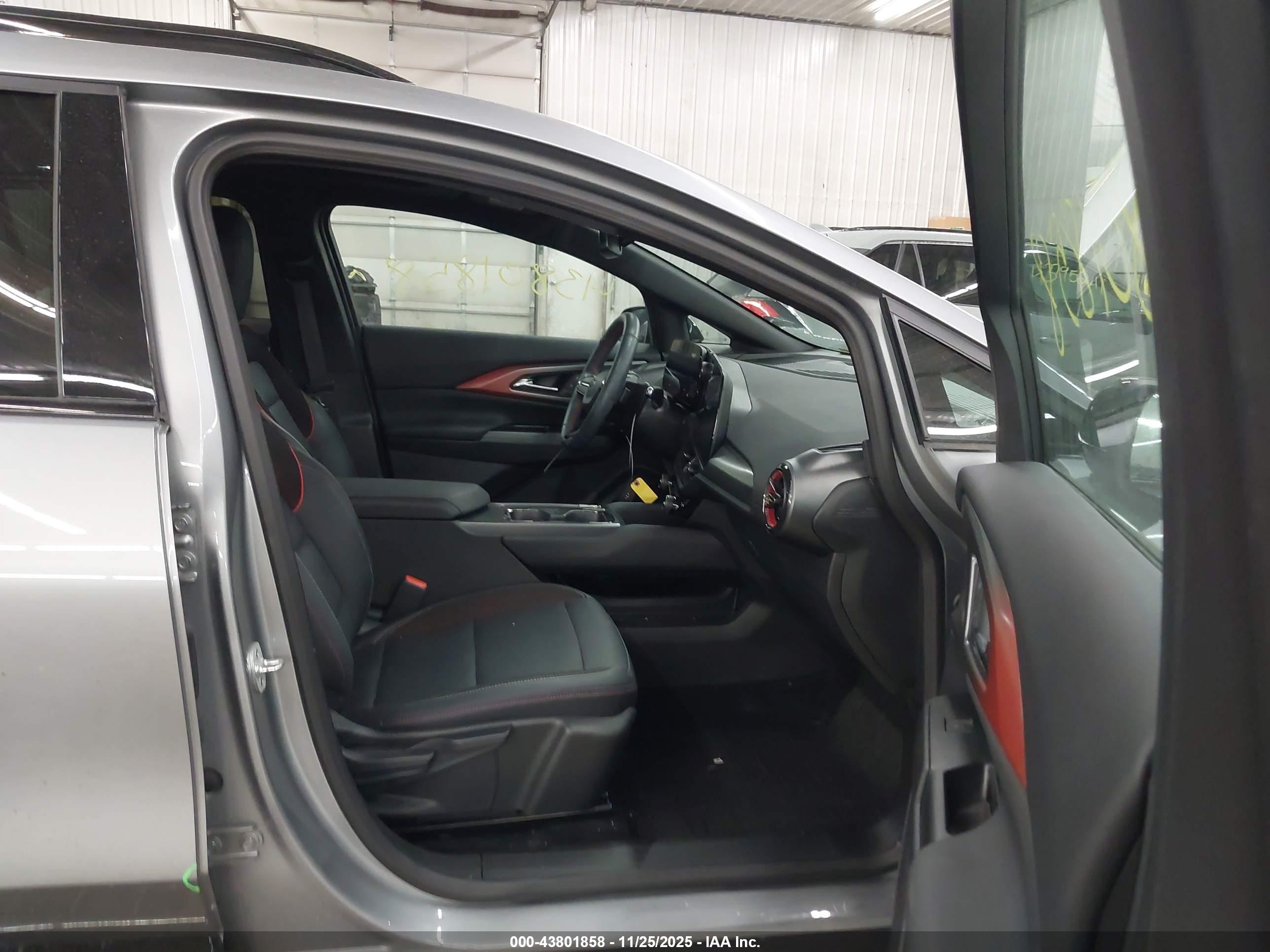CHEVROLET EQUINOX image 5