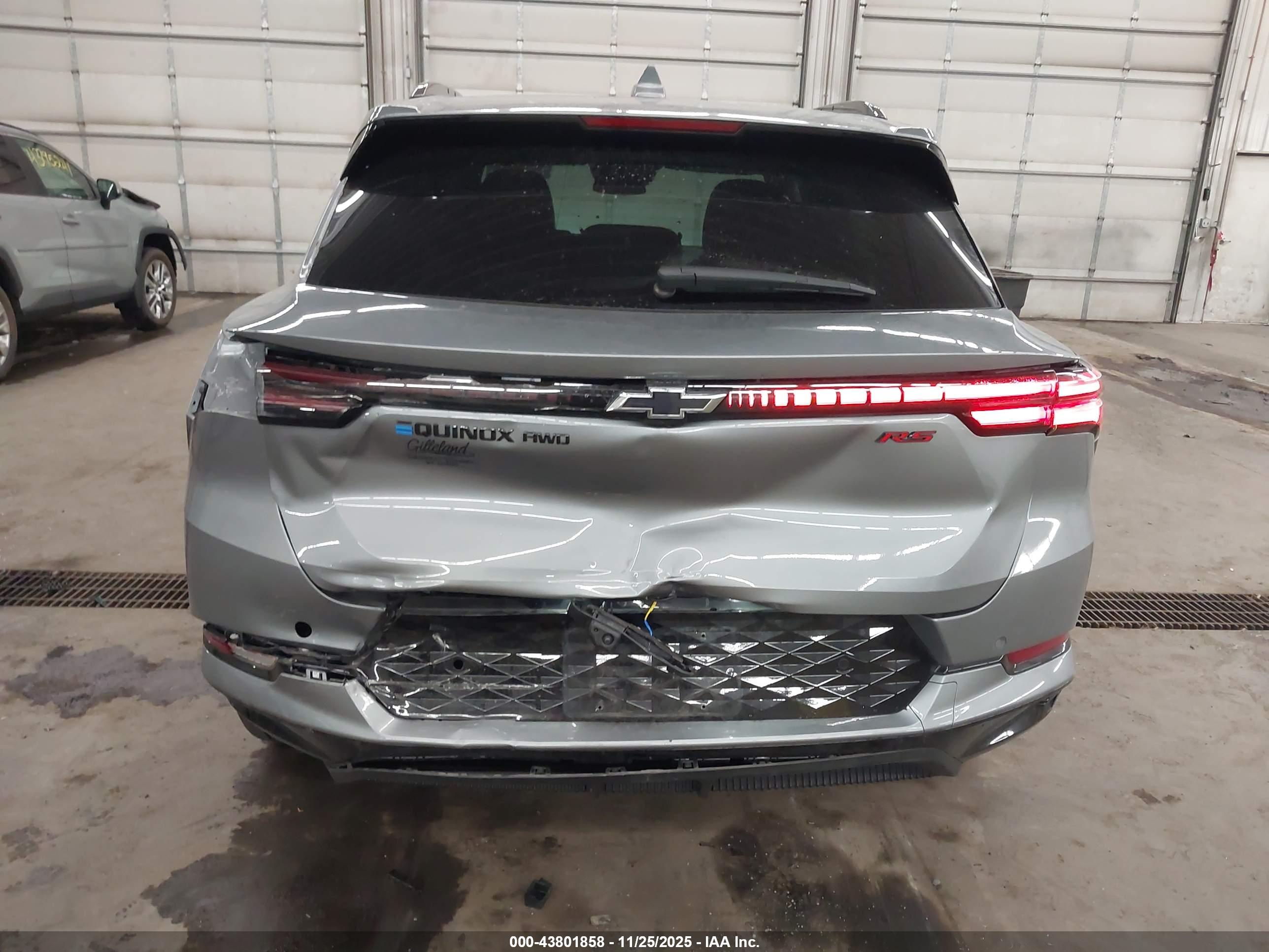 CHEVROLET EQUINOX image 6