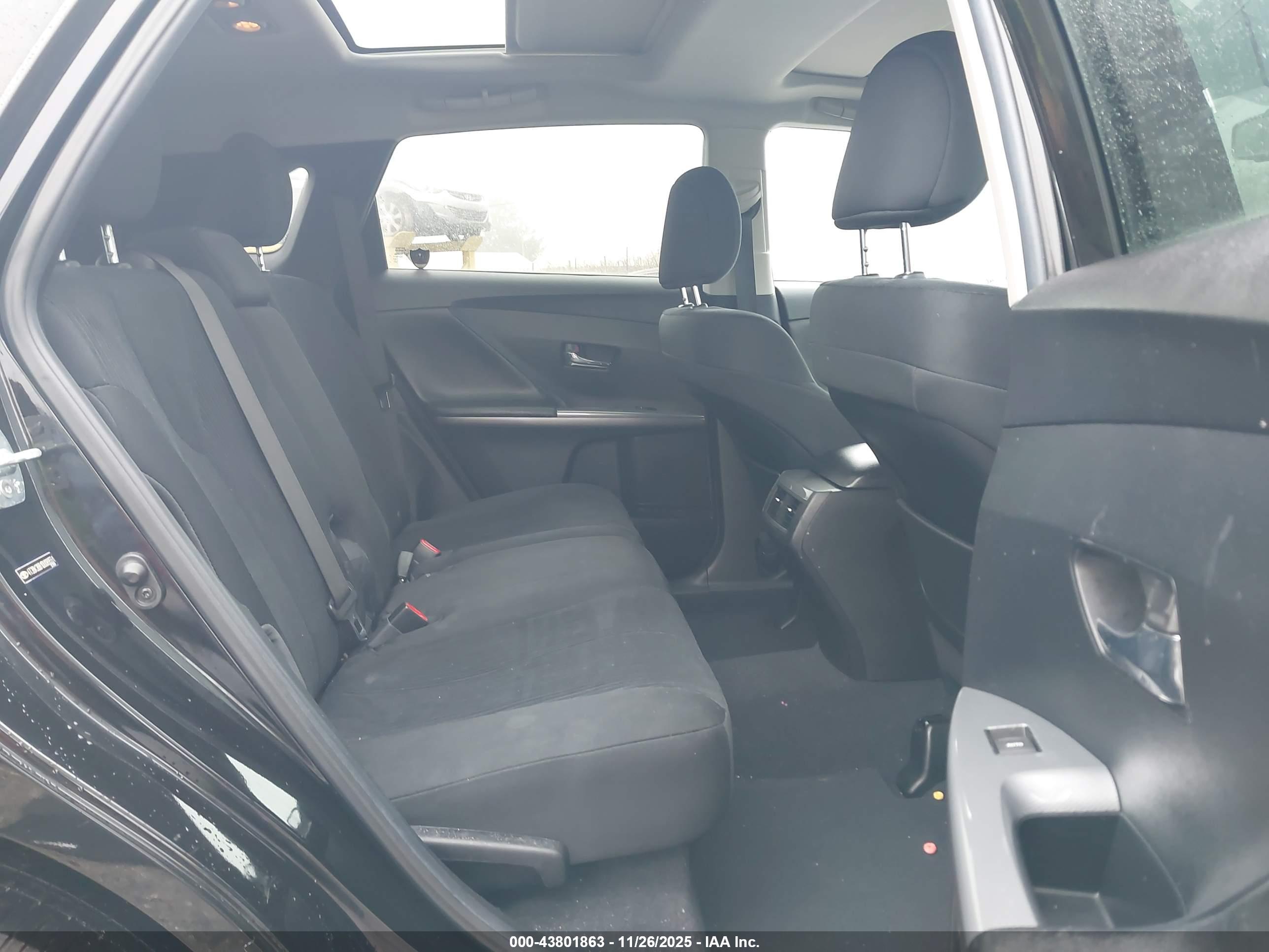 TOYOTA VENZA image 8