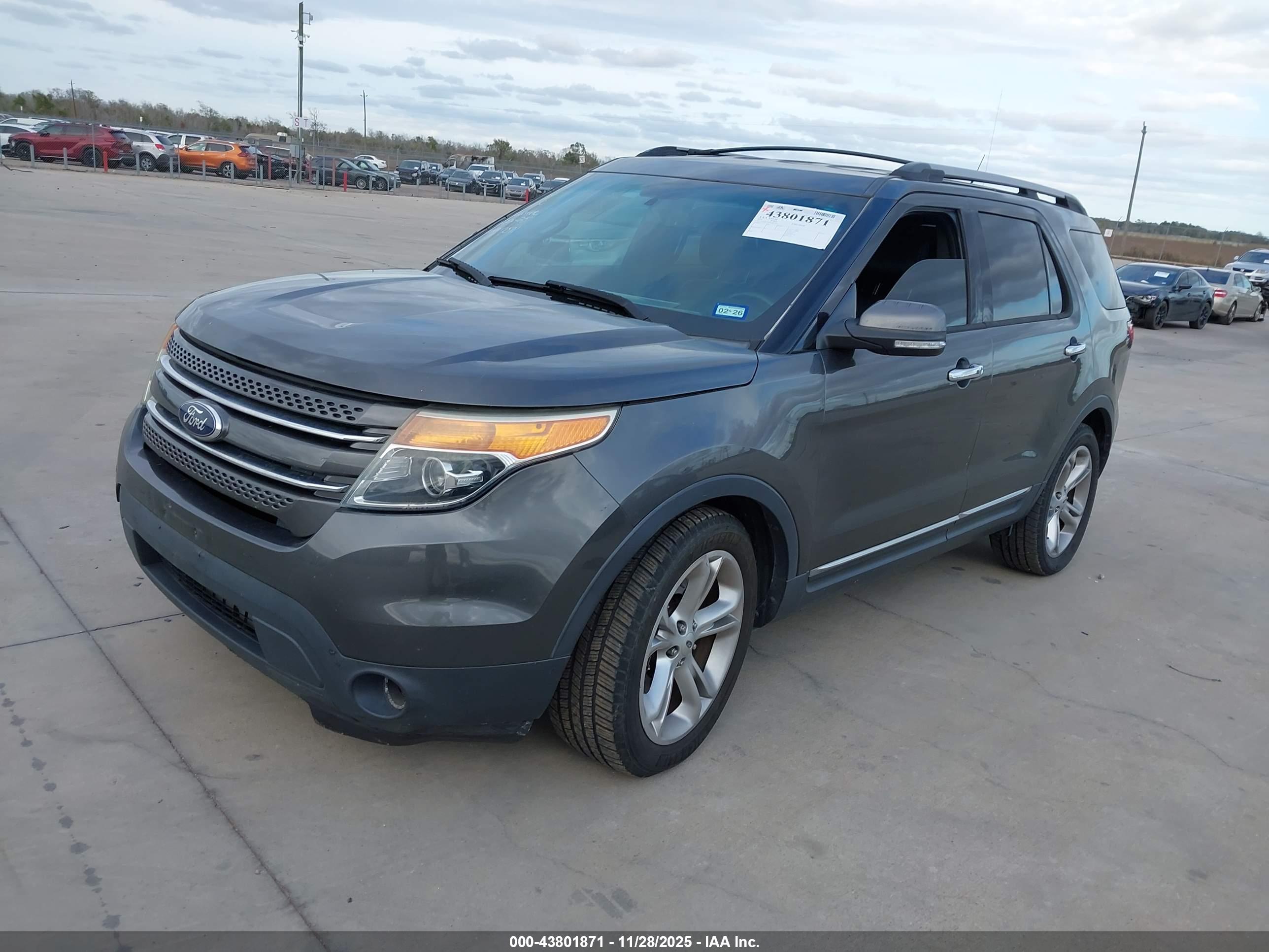 FORD EXPLORER image 2