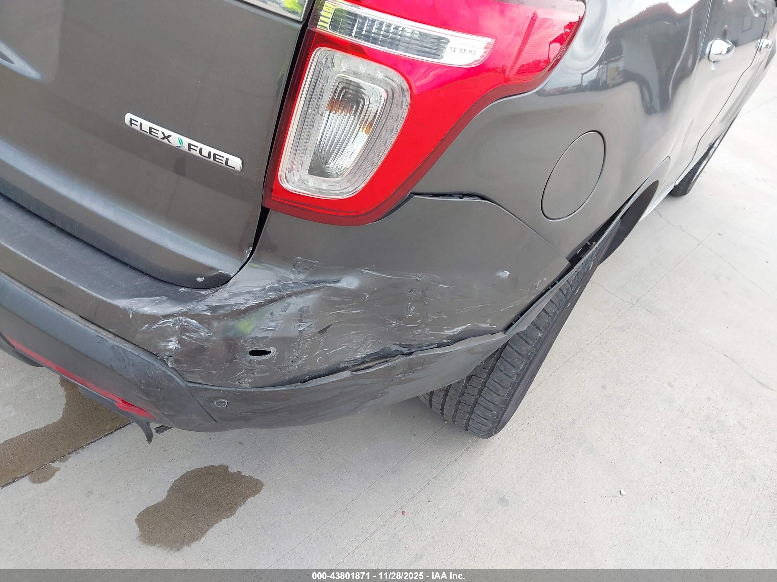 FORD EXPLORER image 6
