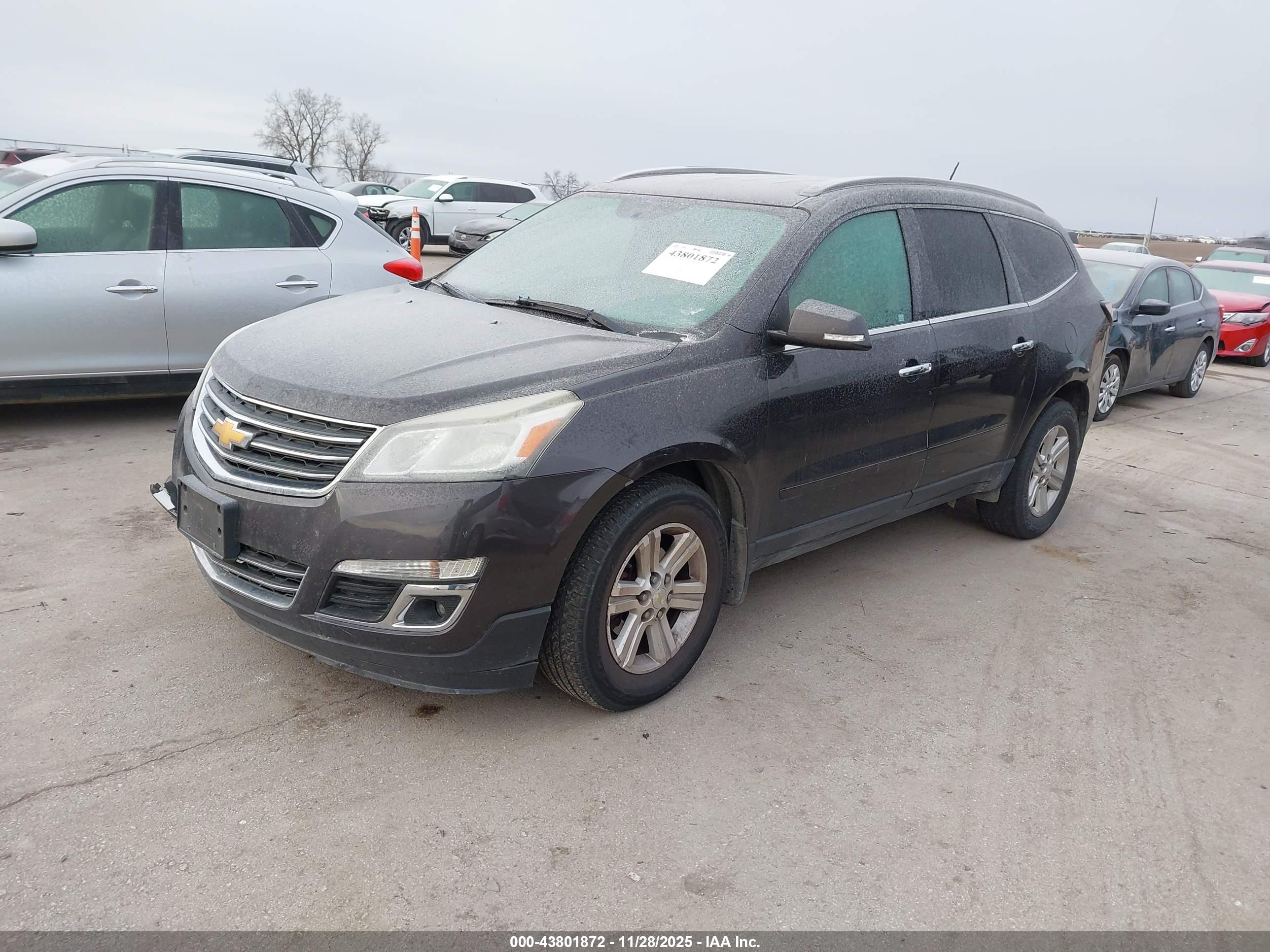 CHEVROLET TRAVERSE image 2